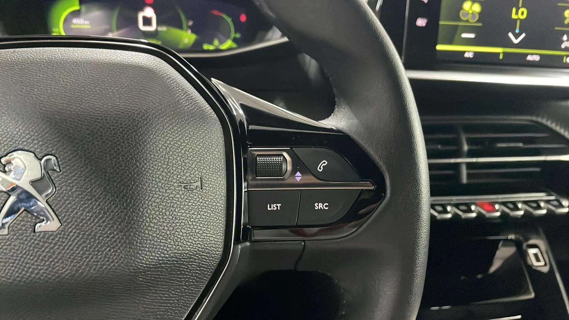 Peugeot 2008 Allure Pack PureTech 100 - foto 14