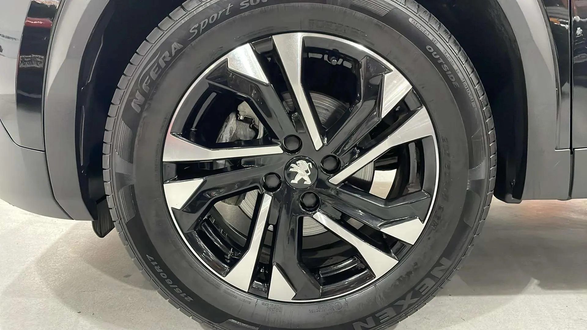 Peugeot 2008 Allure Pack PureTech 100 - foto 23
