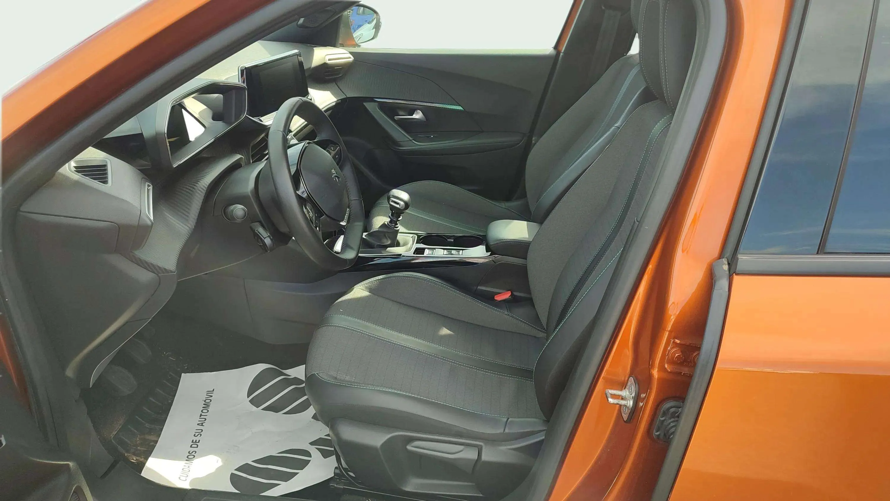 Peugeot 2008 Allure Pack PureTech 100 - foto 13