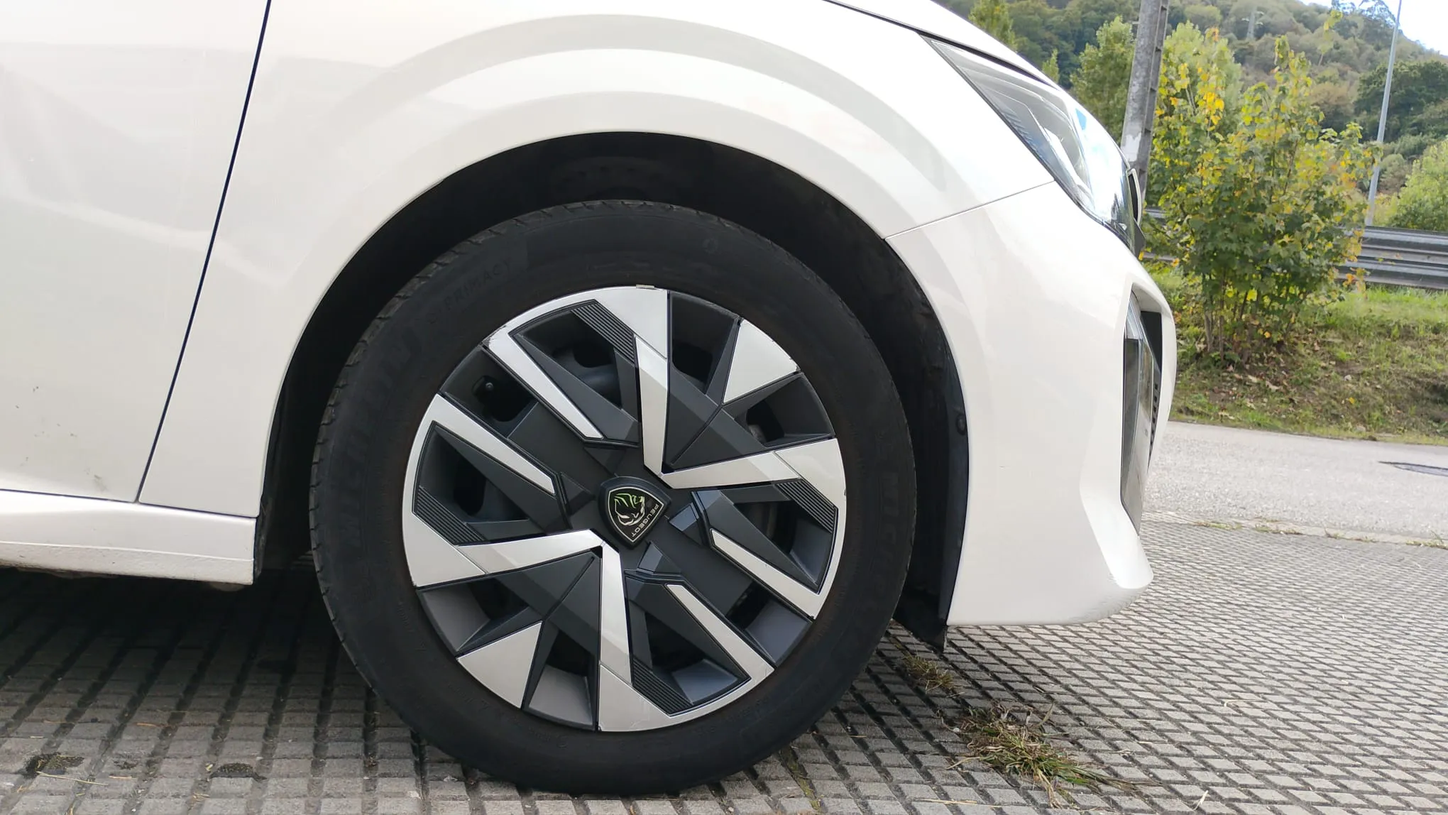 Peugeot 208 Active PureTech 100 - foto 18