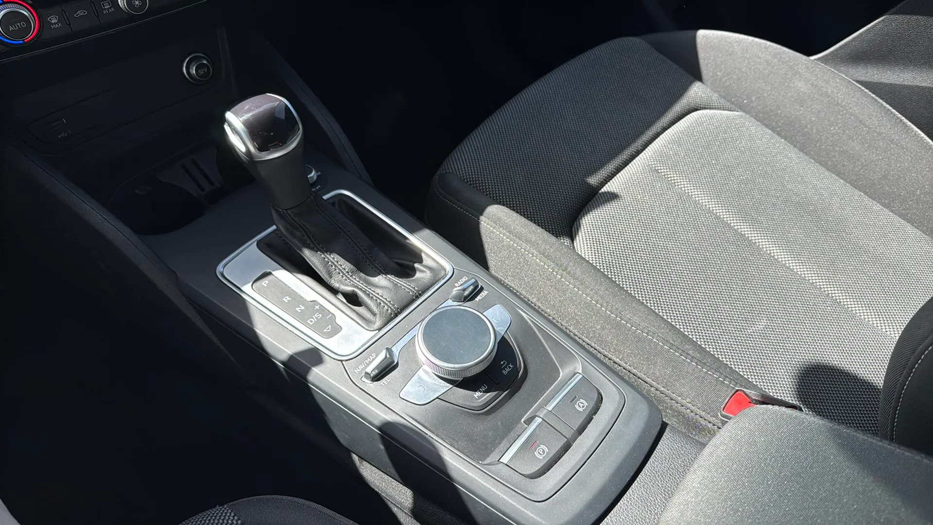 Audi Q2 Advanced 35 TFSI S tronic - foto 14