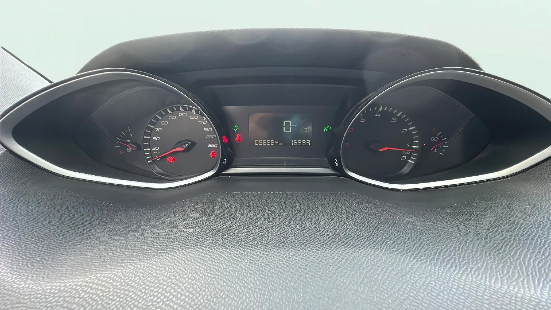 Peugeot 308 Active Pack PureTech 130 - foto 16