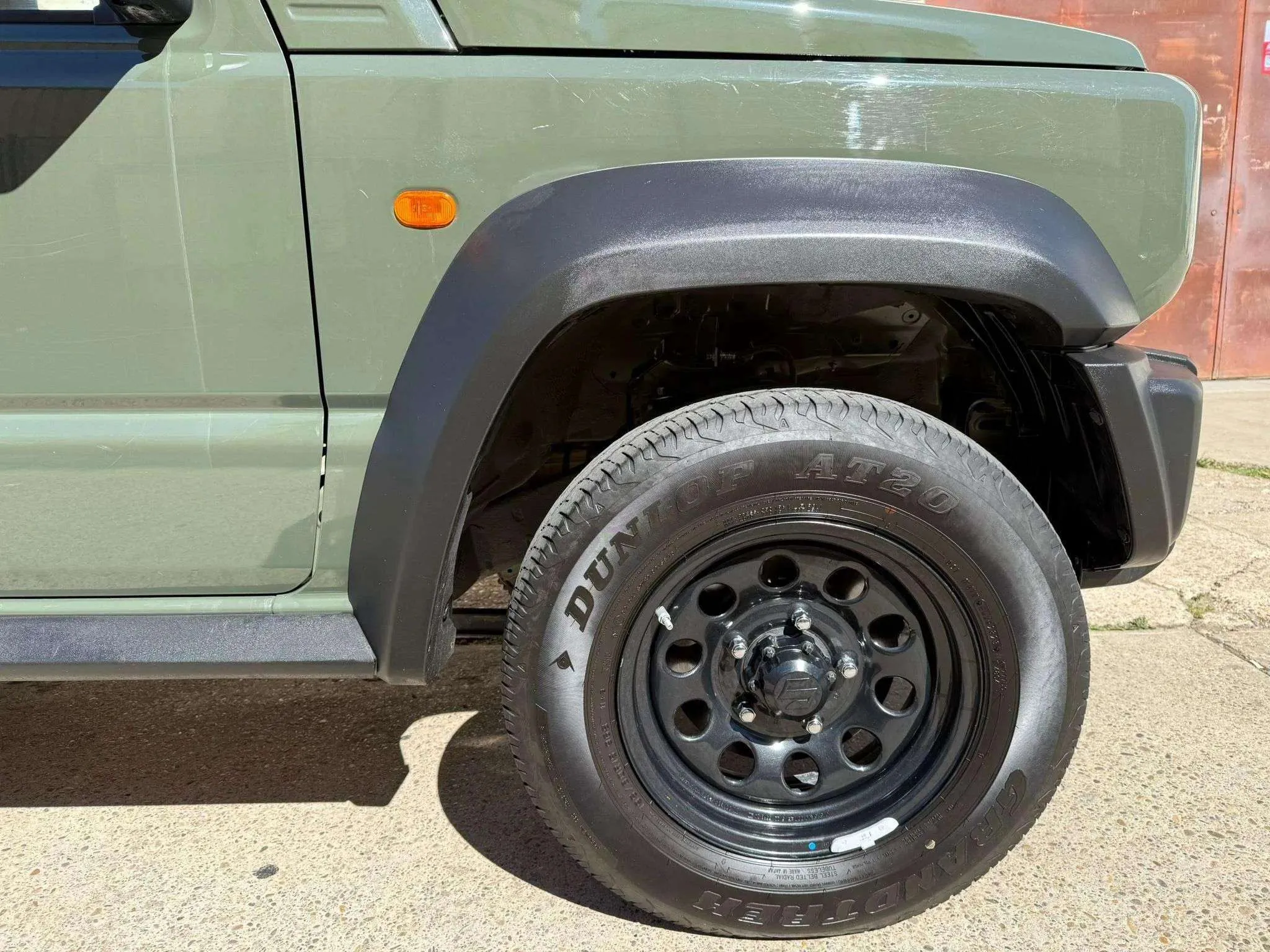 Suzuki Jimny 1.5 JLX - foto 23