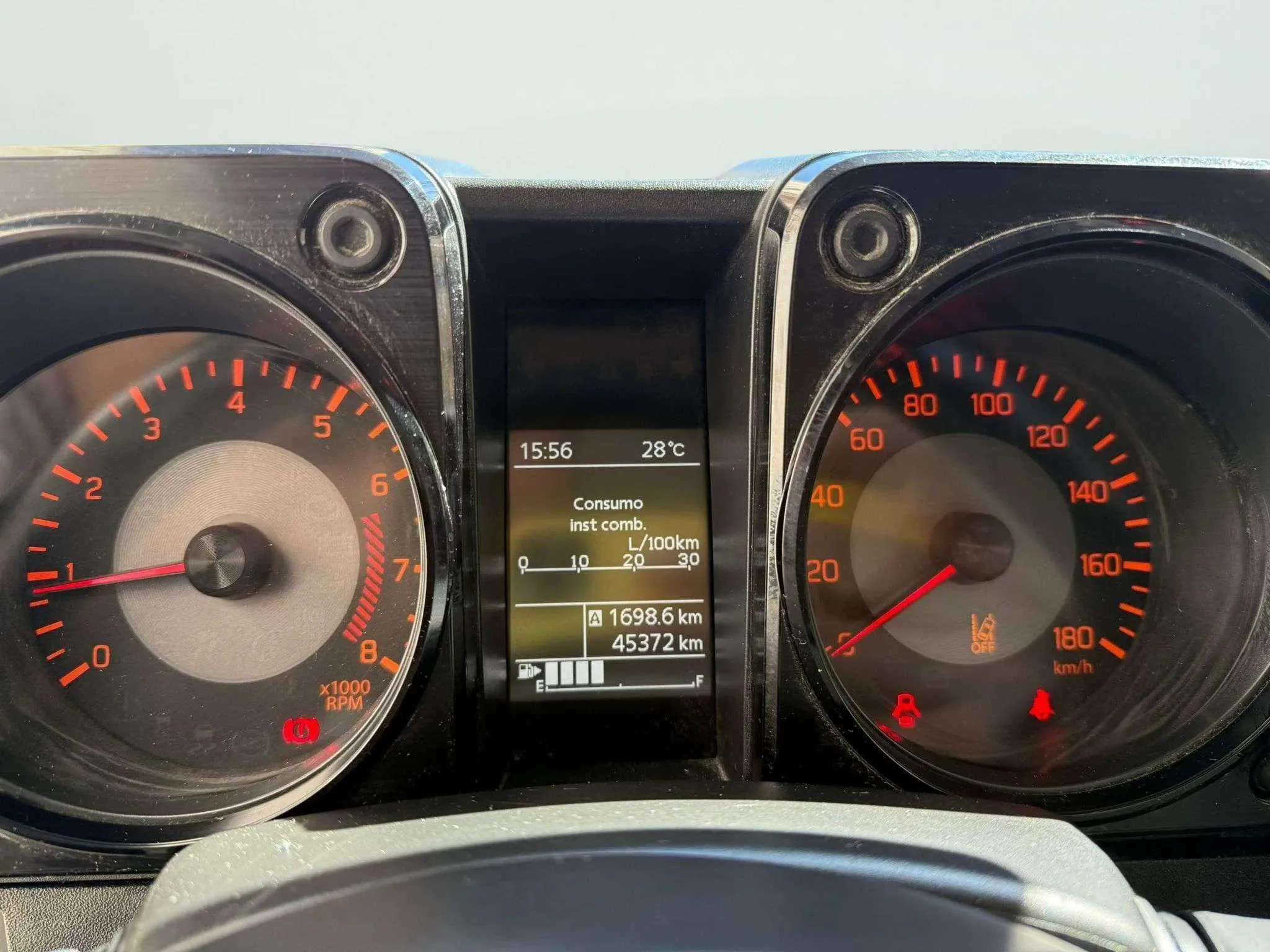 Suzuki Jimny 1.5 JLX - foto 8
