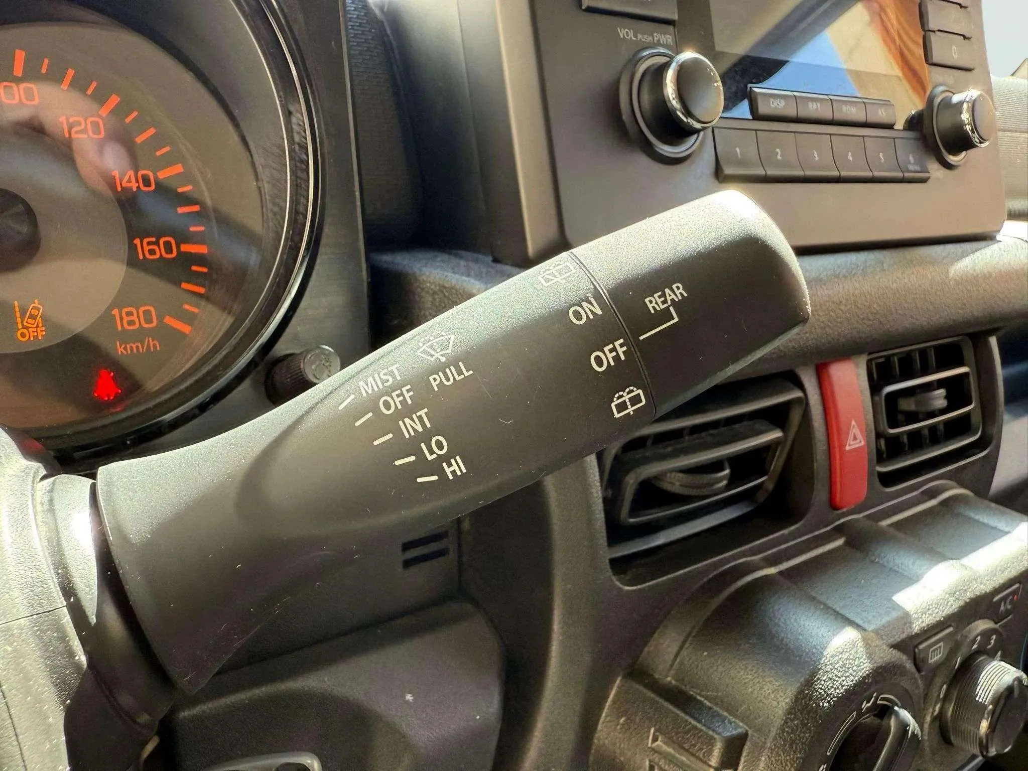 Suzuki Jimny 1.5 JLX - foto 17
