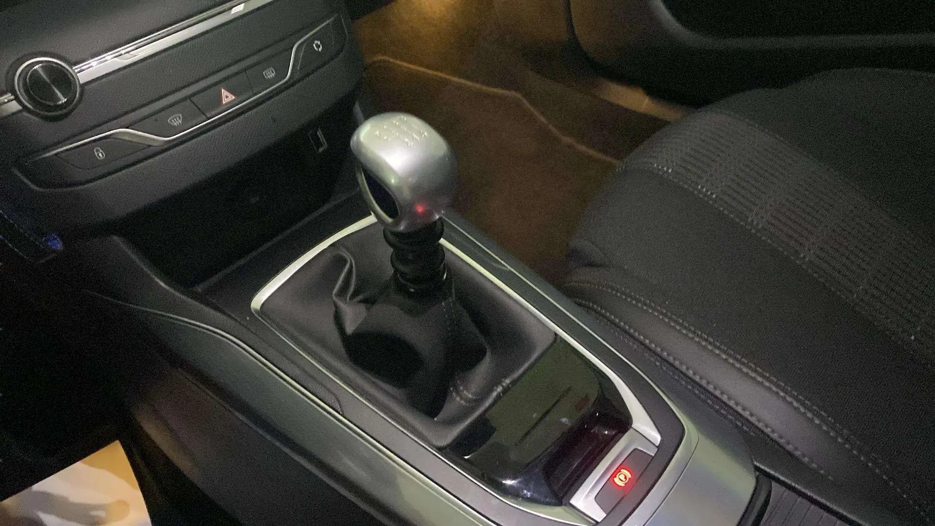 Peugeot 308 SW Access PureTech 110 - foto 18