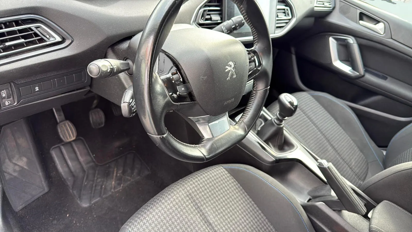 Peugeot 308 Style PureTech 130 - foto 12