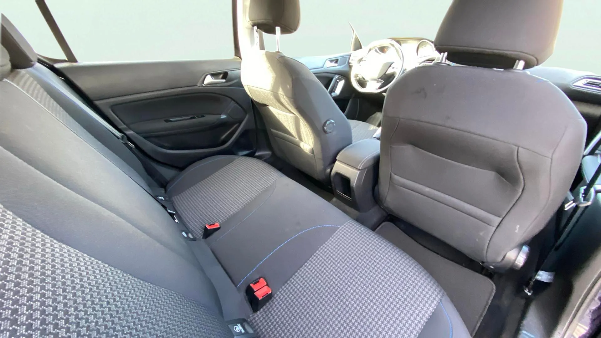 Peugeot 308 Style PureTech 130 - foto 21
