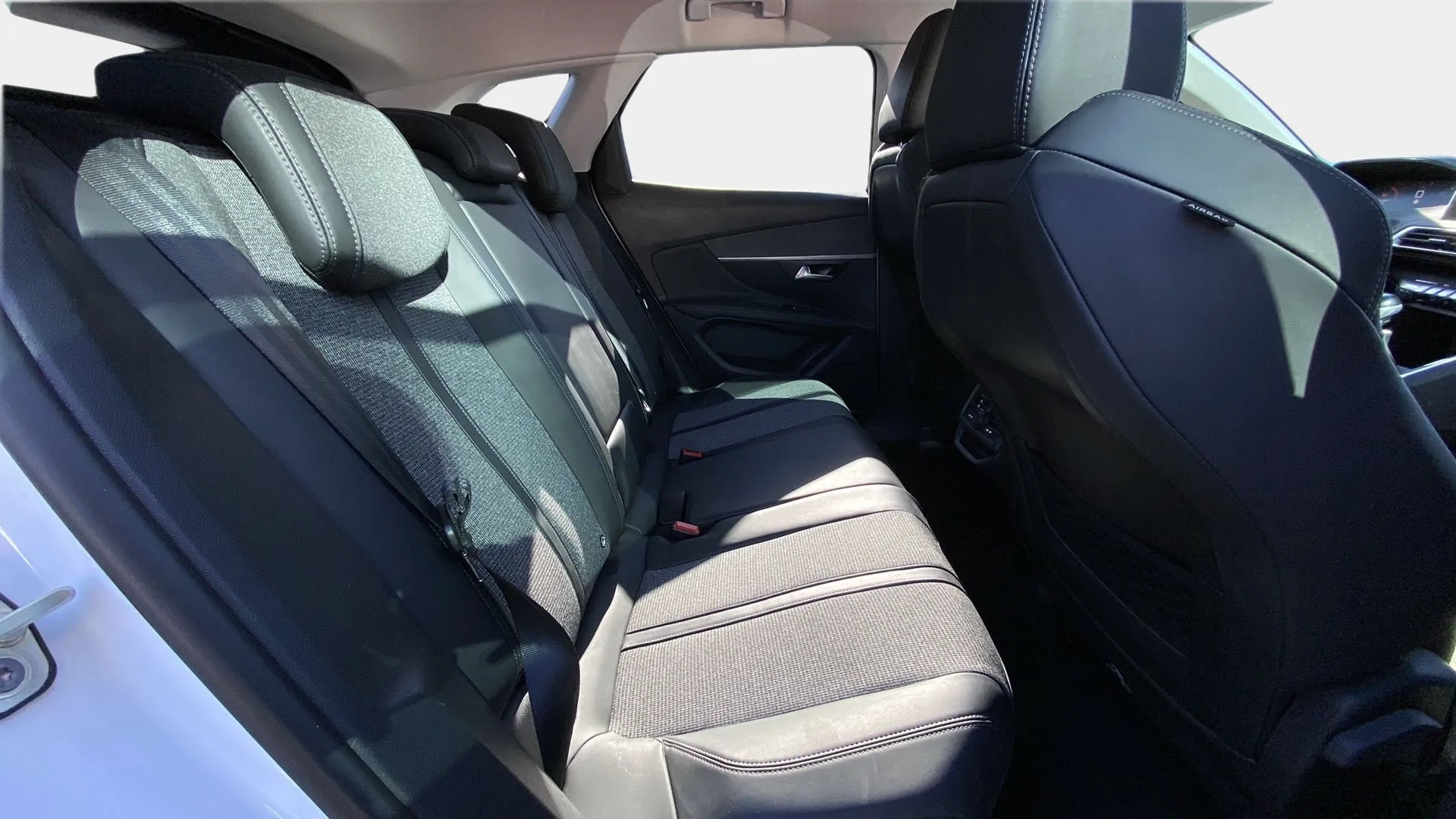 Peugeot 3008 1.2 PureTech Allure - foto 13