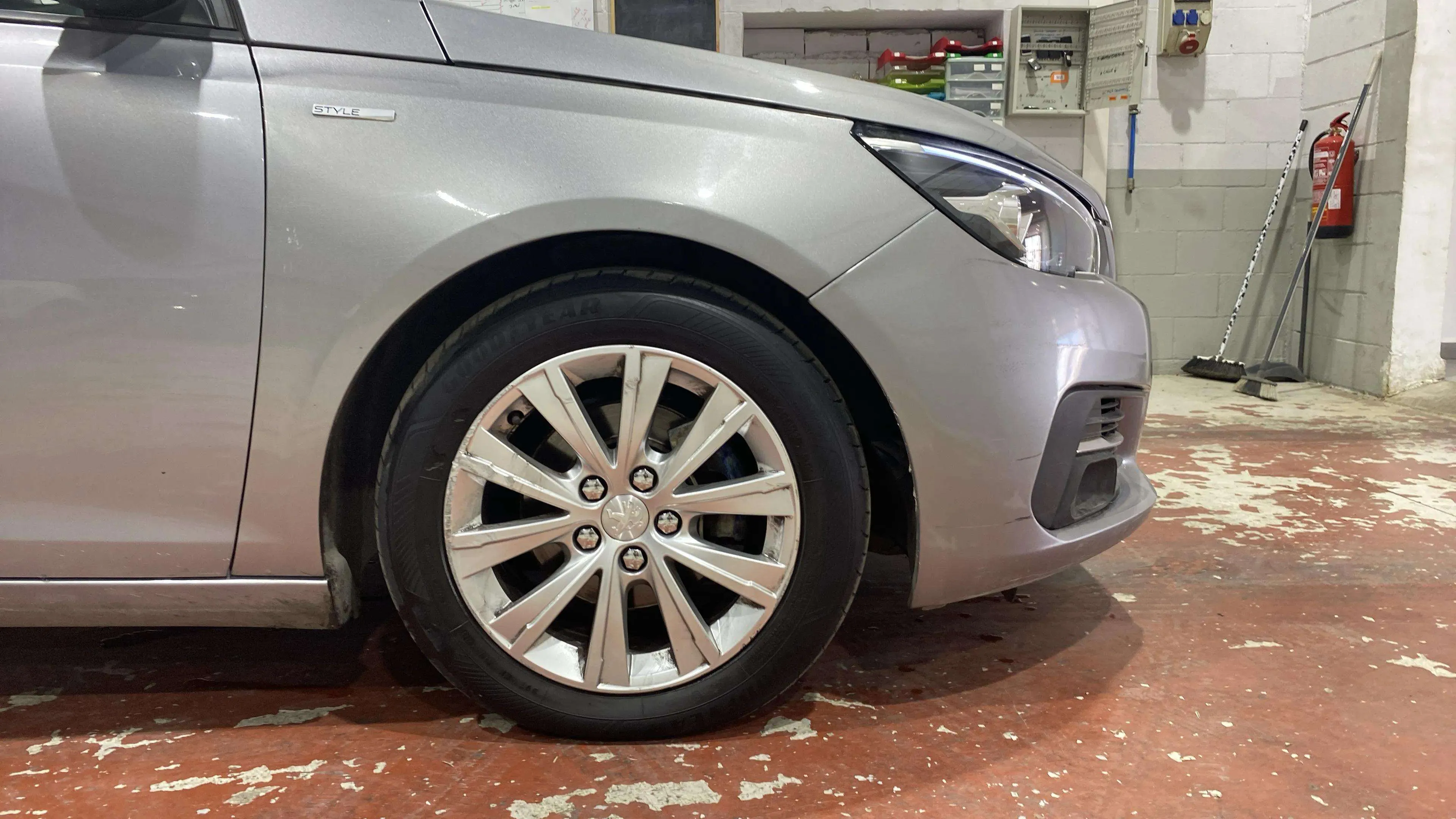 Peugeot 308 Active Pack PureTech 130 - foto 14