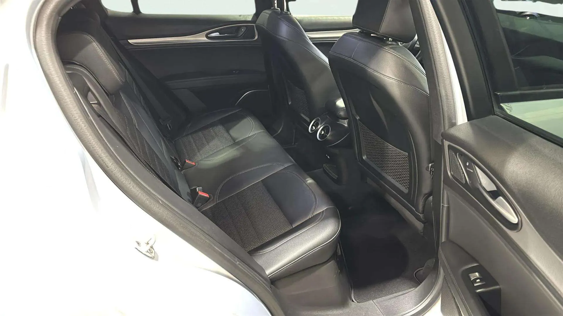 Alfa Romeo Stelvio 2.2 Diesel Sprint RWD - foto 21
