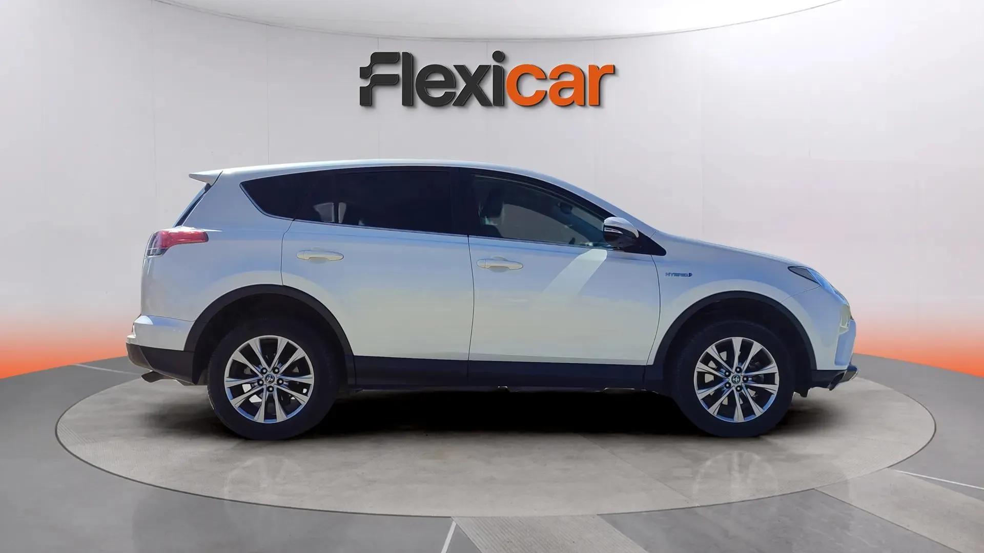 Toyota RAV4 2.5l hybrid 2WD Advance Pack Drive - foto 6
