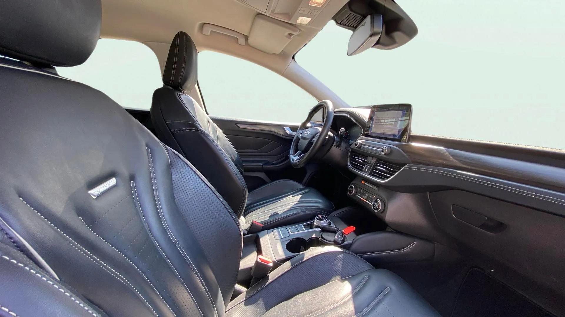 Ford Focus 1.0 EcoBoost Vignale Sportb. - foto 18