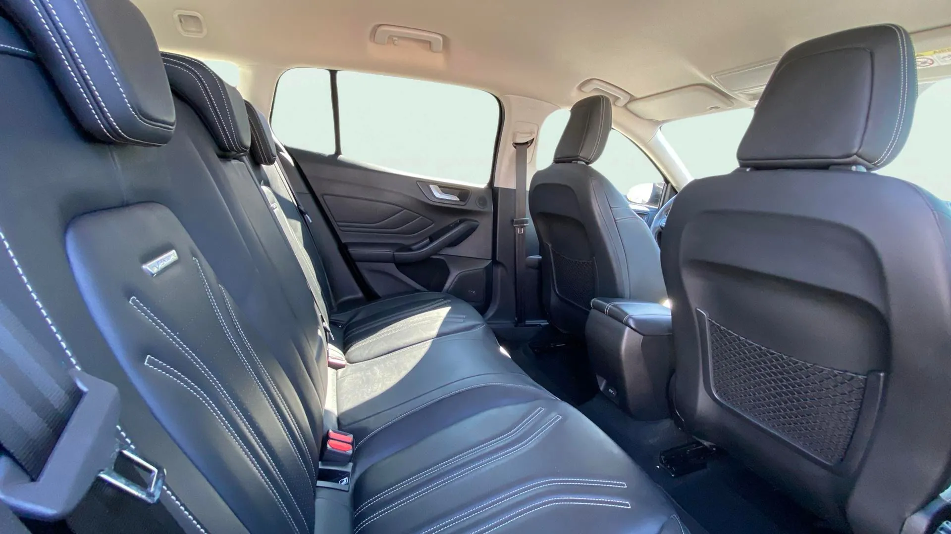 Ford Focus 1.0 EcoBoost Vignale Sportb. - foto 19