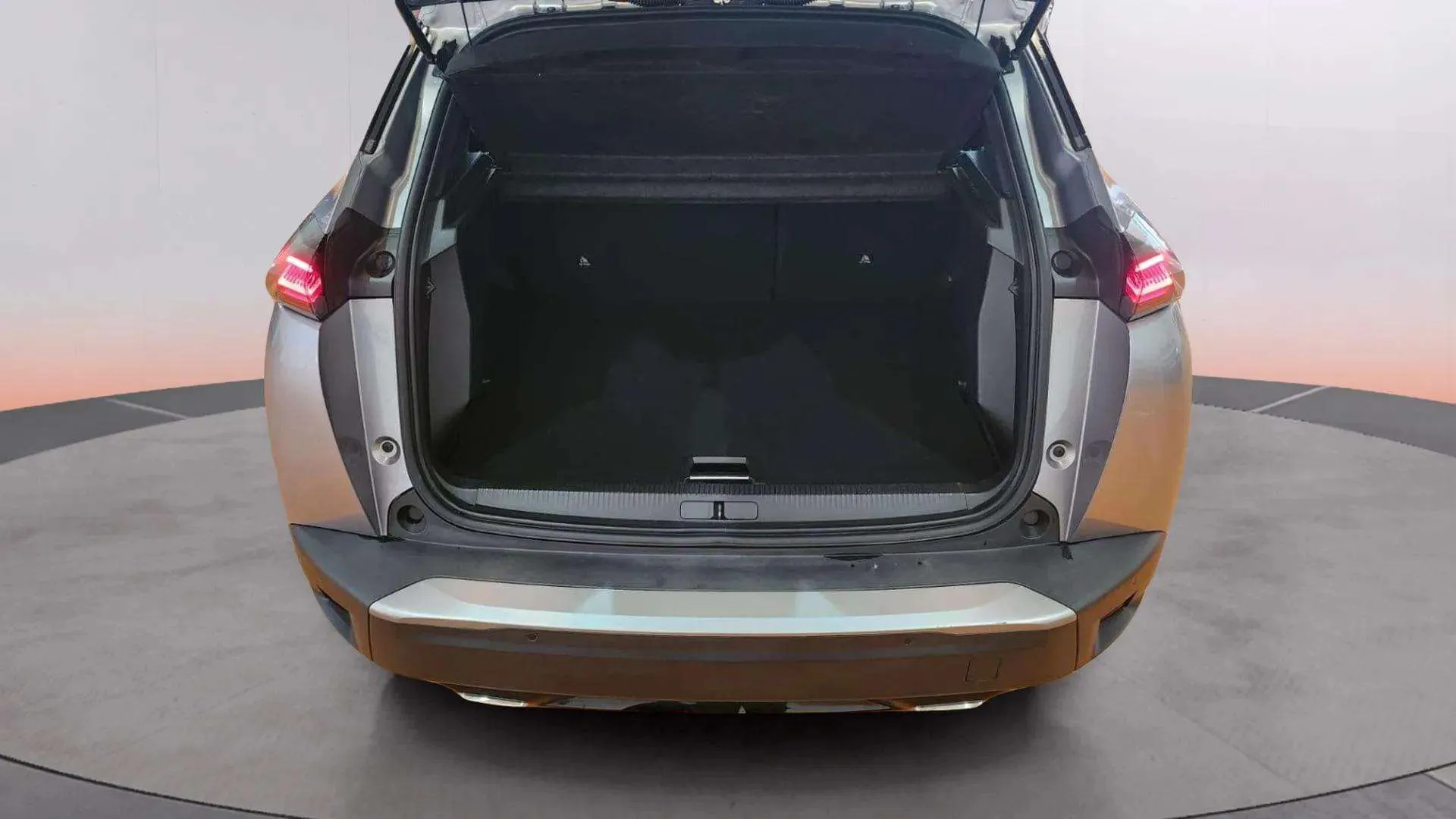 Peugeot 2008 Allure PureTech 130 EAT8 - foto 9