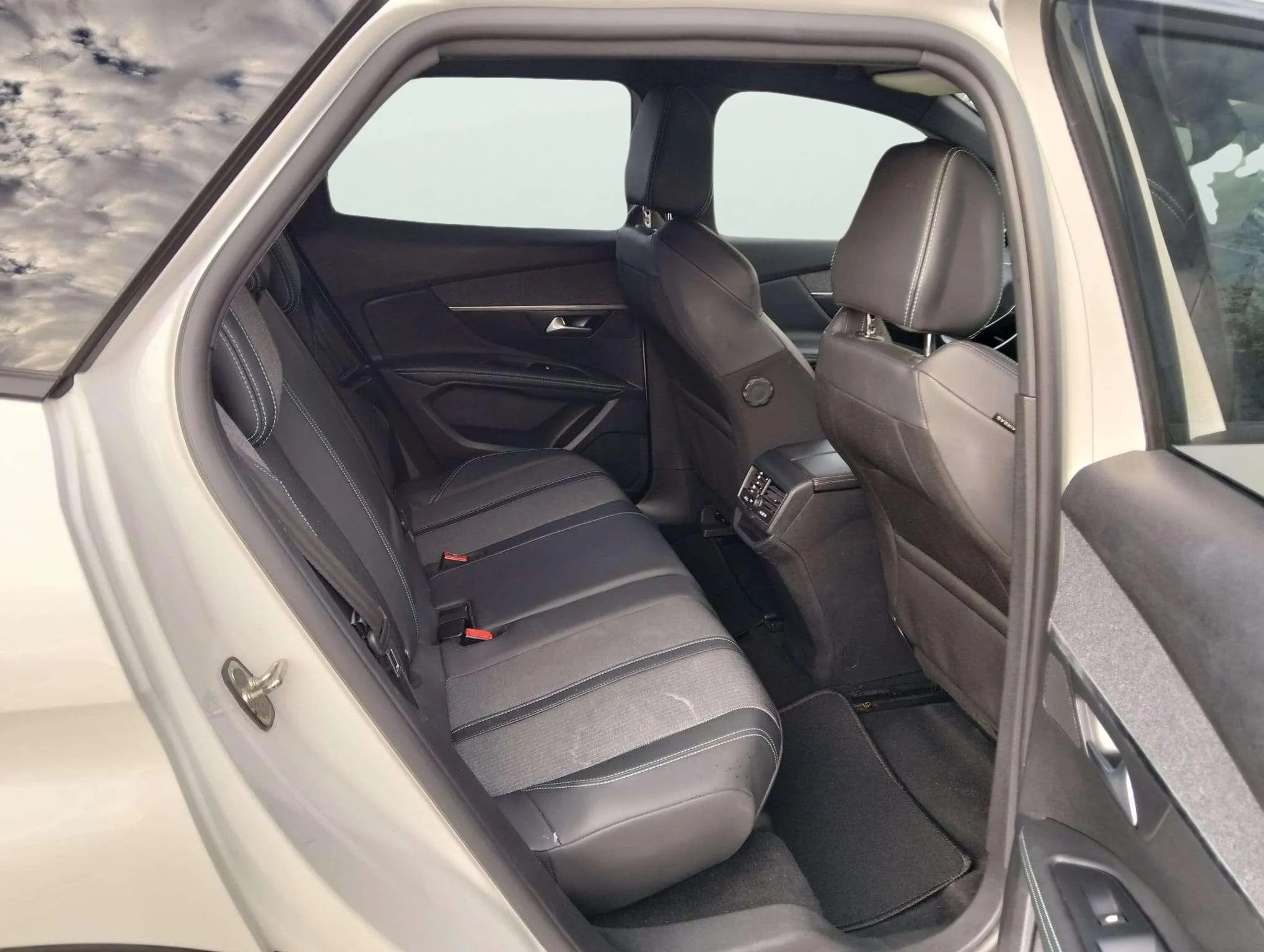 Peugeot 3008 1.2 PureTech Allure Pack - foto 8