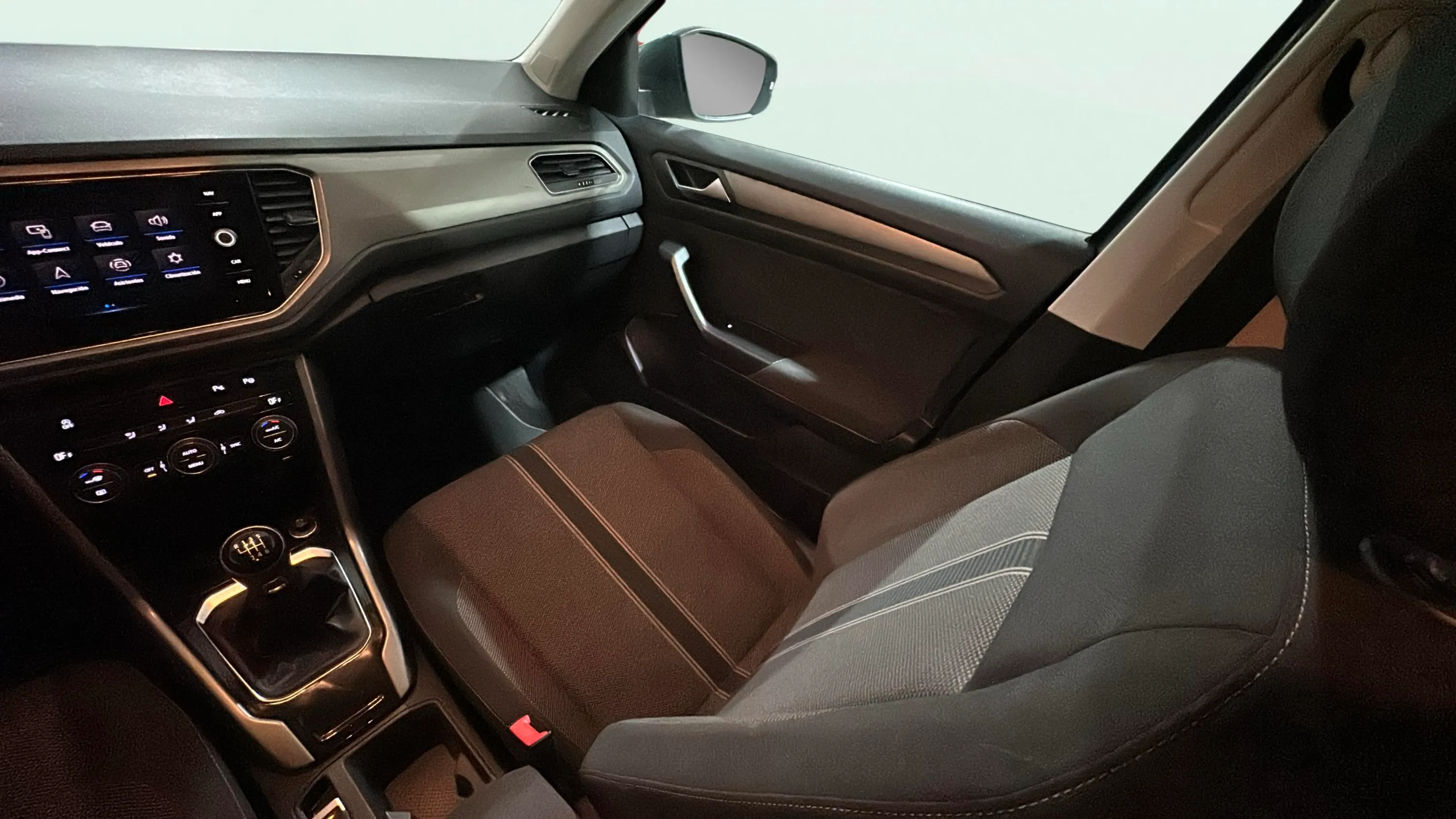 Volkswagen T-Roc Advance 1.0 TSI - foto 11