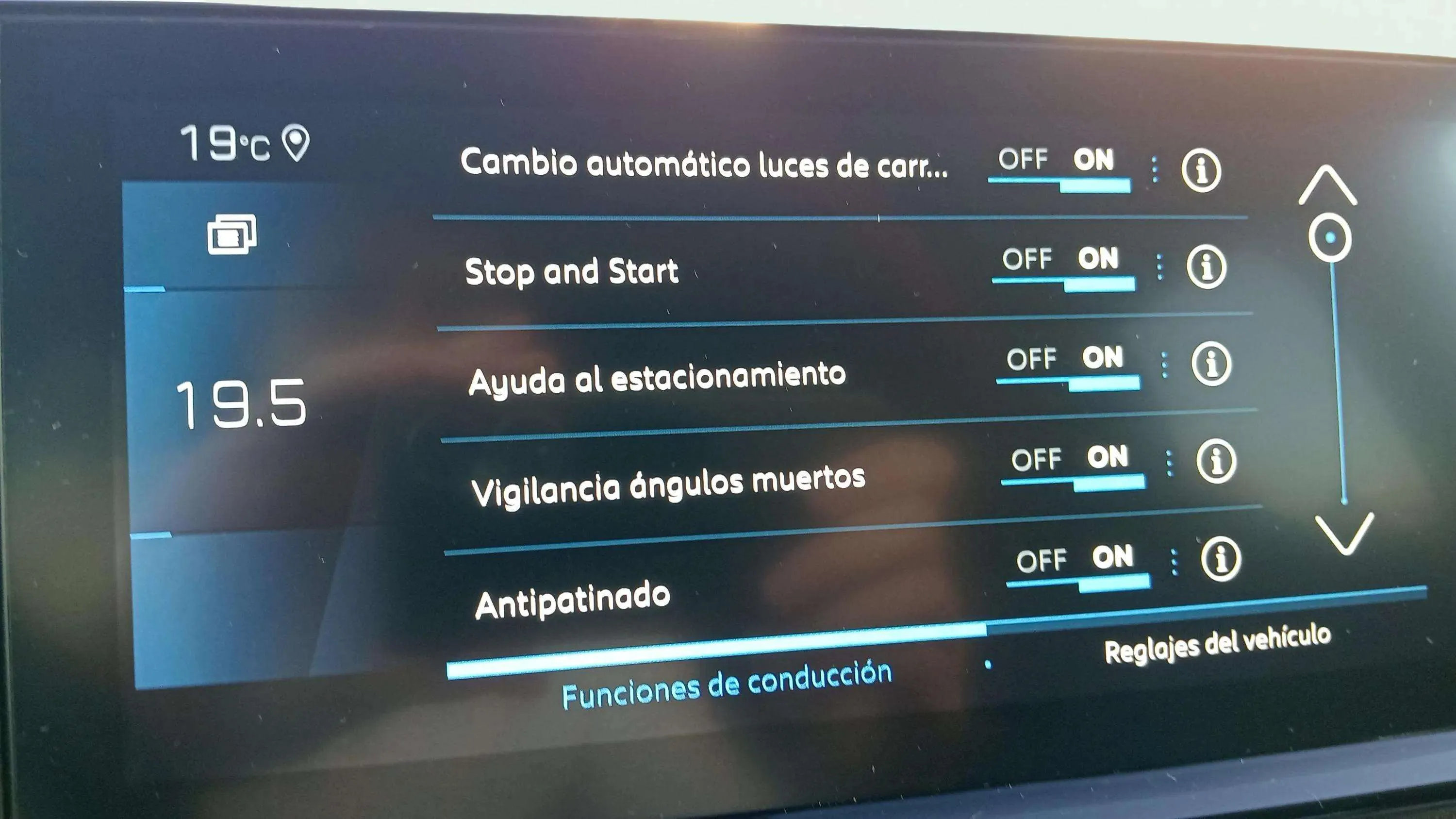 Peugeot 3008 1.2 PureTech Allure Pack - foto 17
