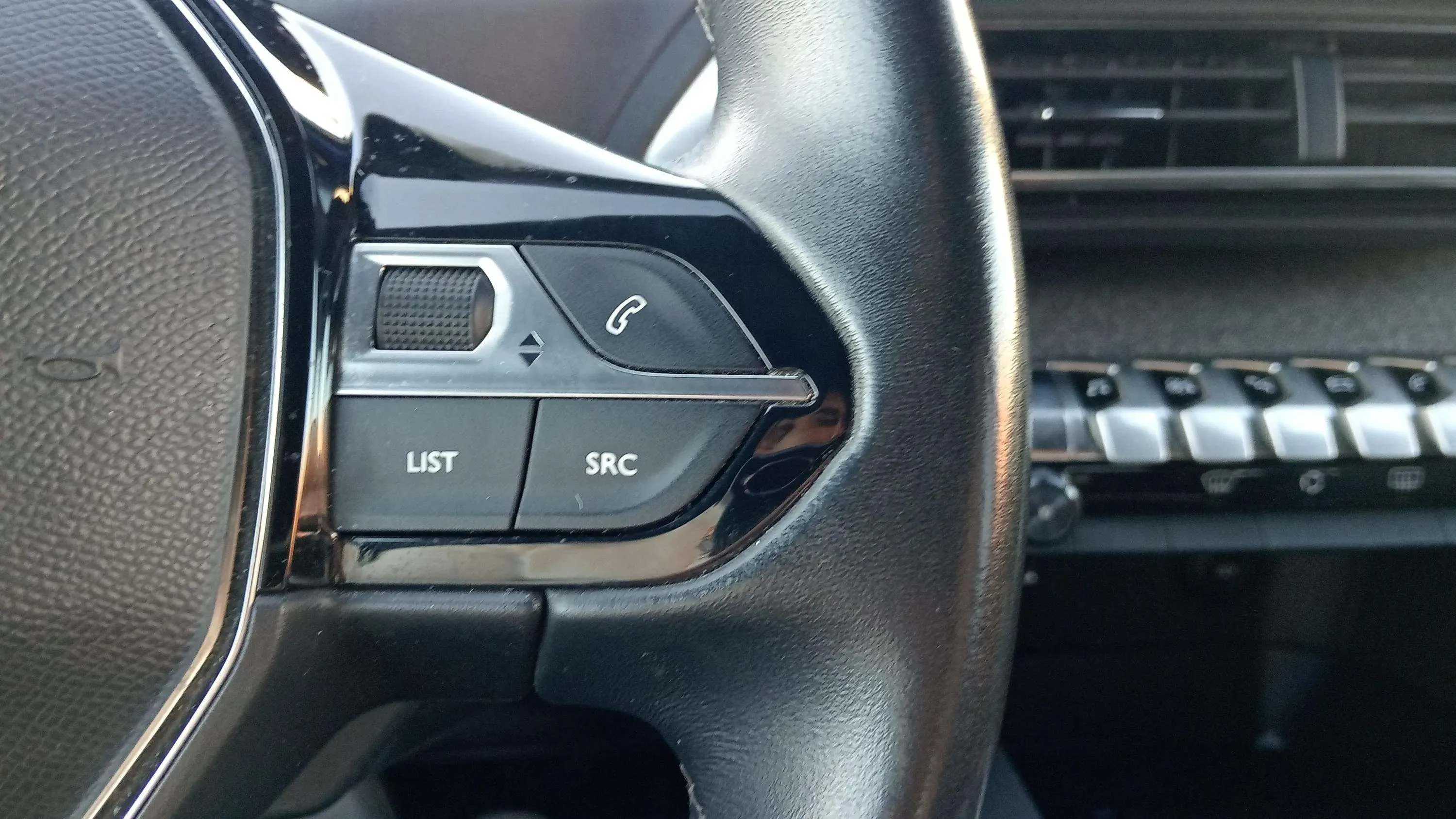Peugeot 3008 1.2 PureTech Allure Pack - foto 13