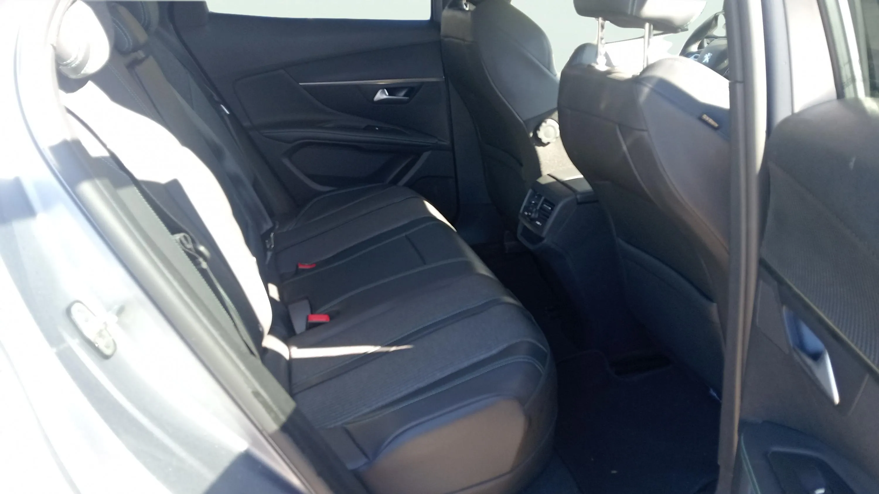 Peugeot 3008 225 e-EAT8 Allure Pack - foto 17
