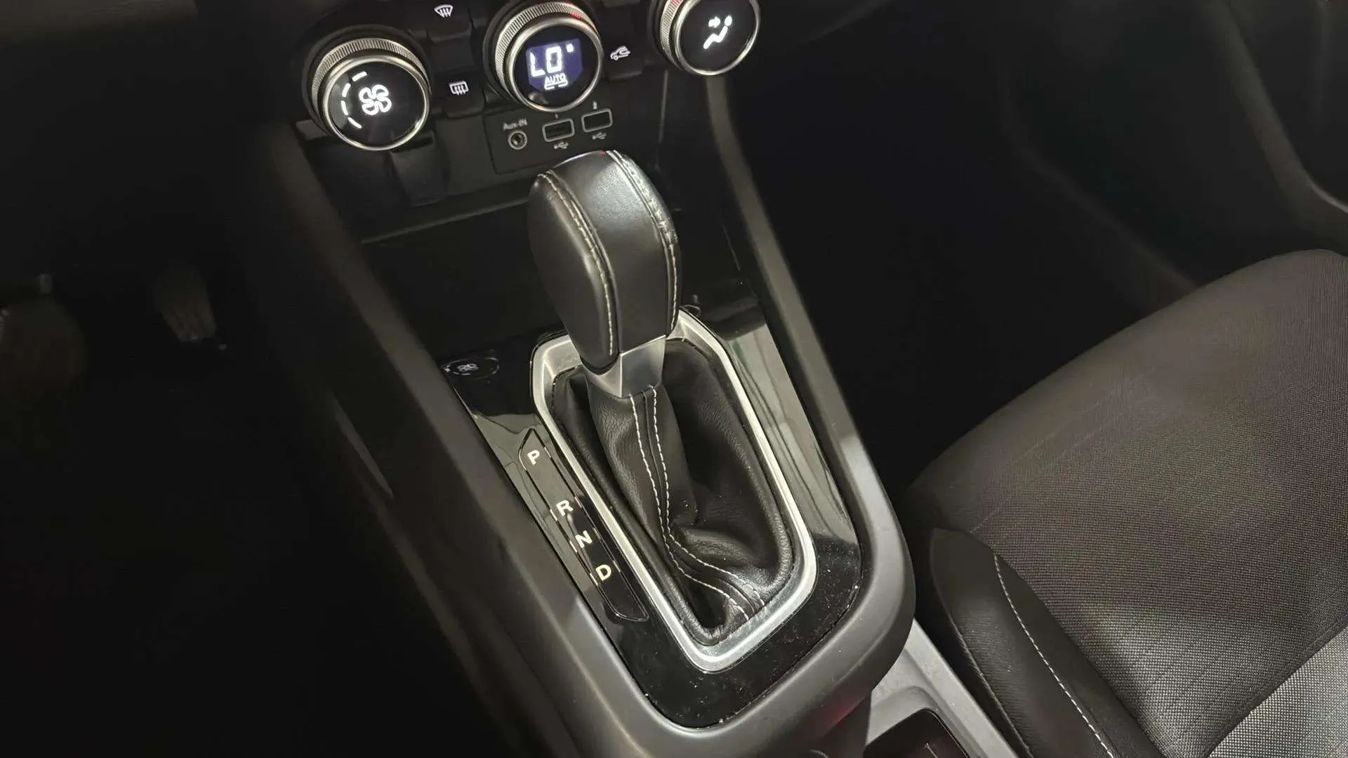 Renault Arkana Evolution TCe EDC mild hybr - foto 17
