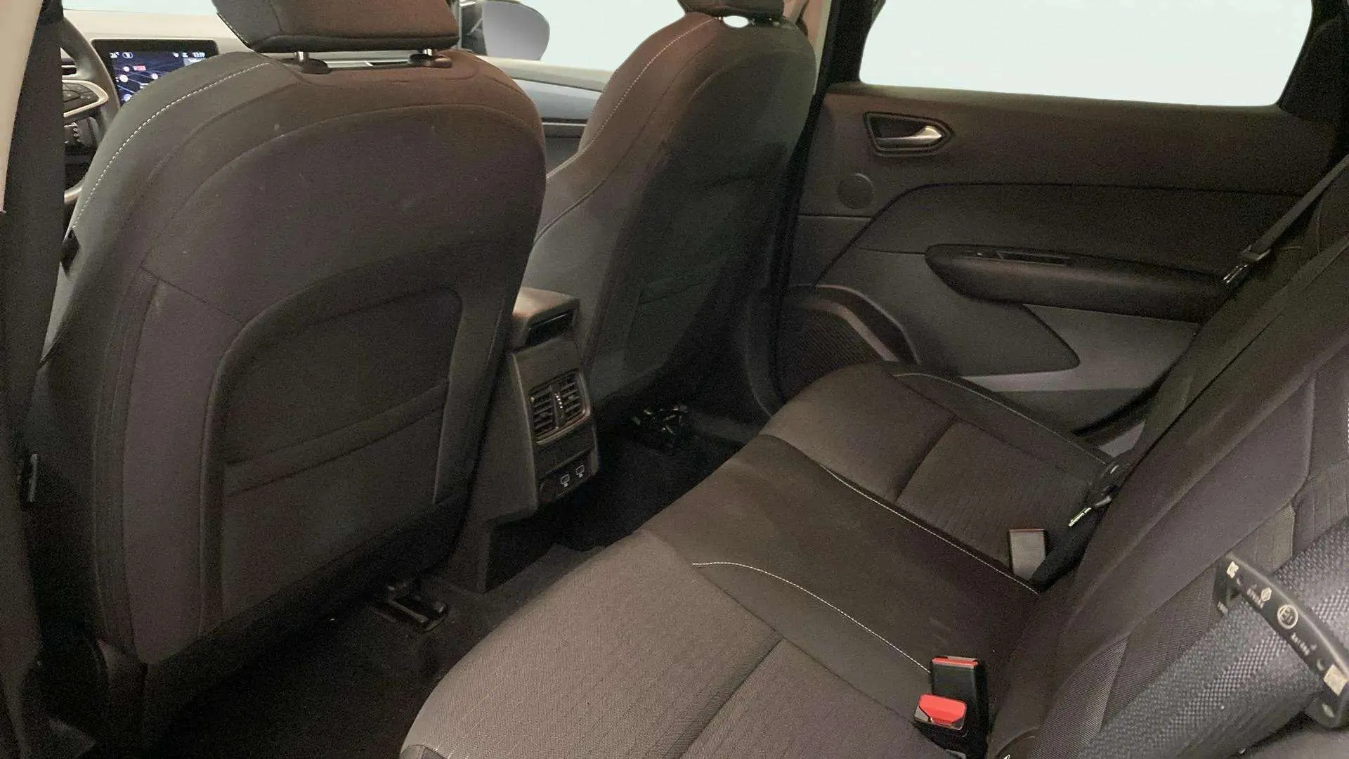 Renault Arkana Evolution TCe EDC mild hybr - foto 11