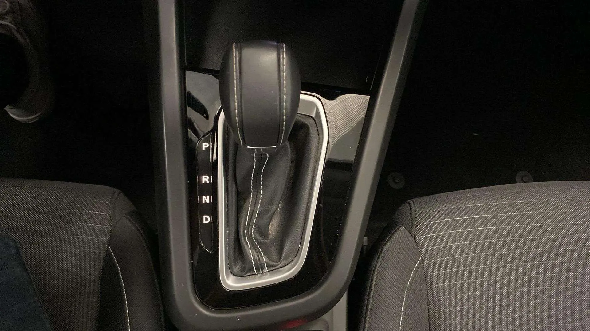 Renault Arkana Evolution TCe EDC mild hybr - foto 19
