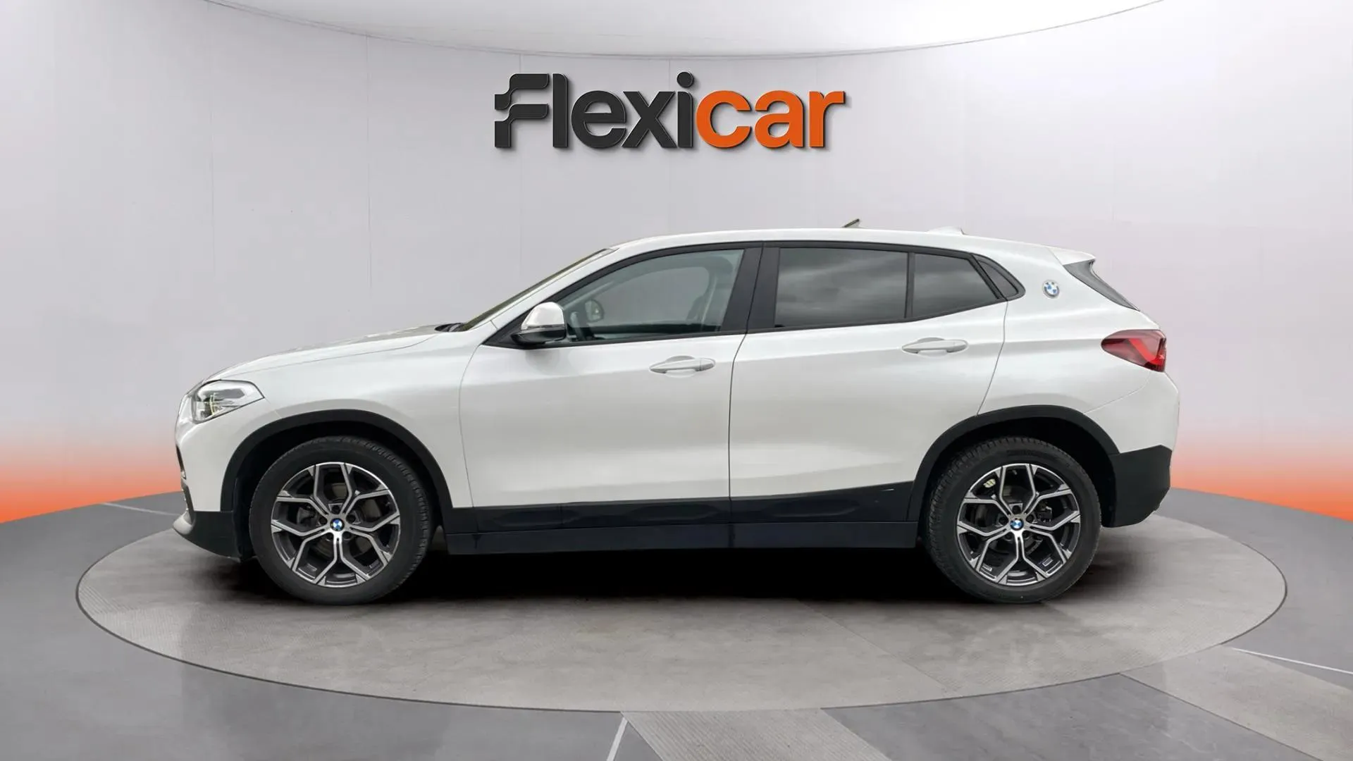 BMW X2 sDrive18i - foto 8