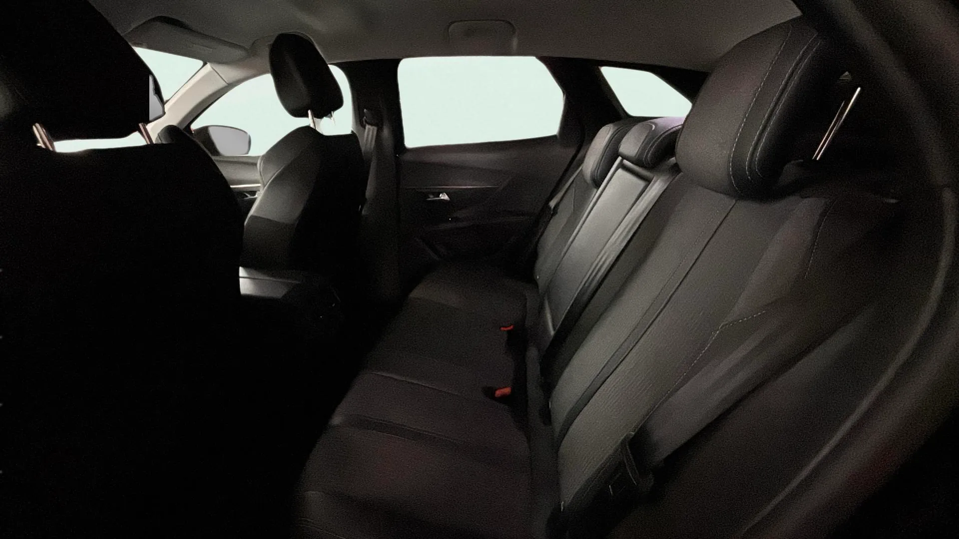 Peugeot 3008 1.5 BlueHDi Allure EAT8 - foto 11