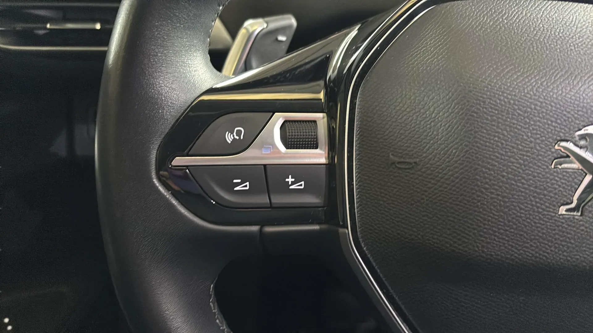 Peugeot 3008 1.5 BlueHDi Allure EAT8 - foto 16