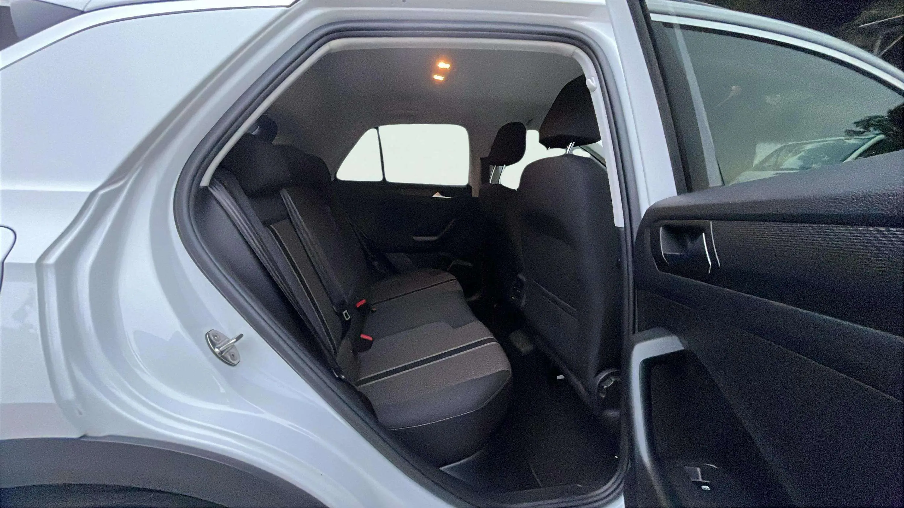 Volkswagen T-Roc Advance 1.5 TSI DSG - foto 15