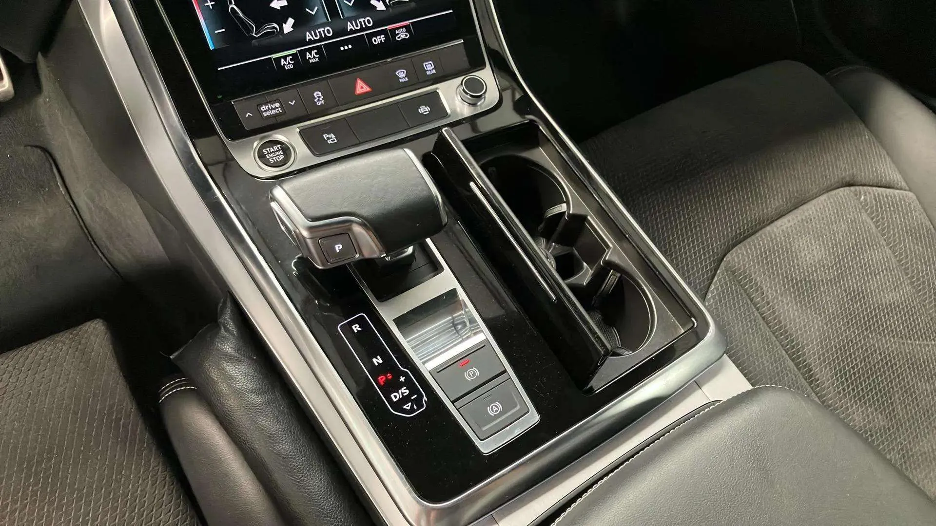 Audi Q7 S line 45 TDI quat. tip. - foto 17