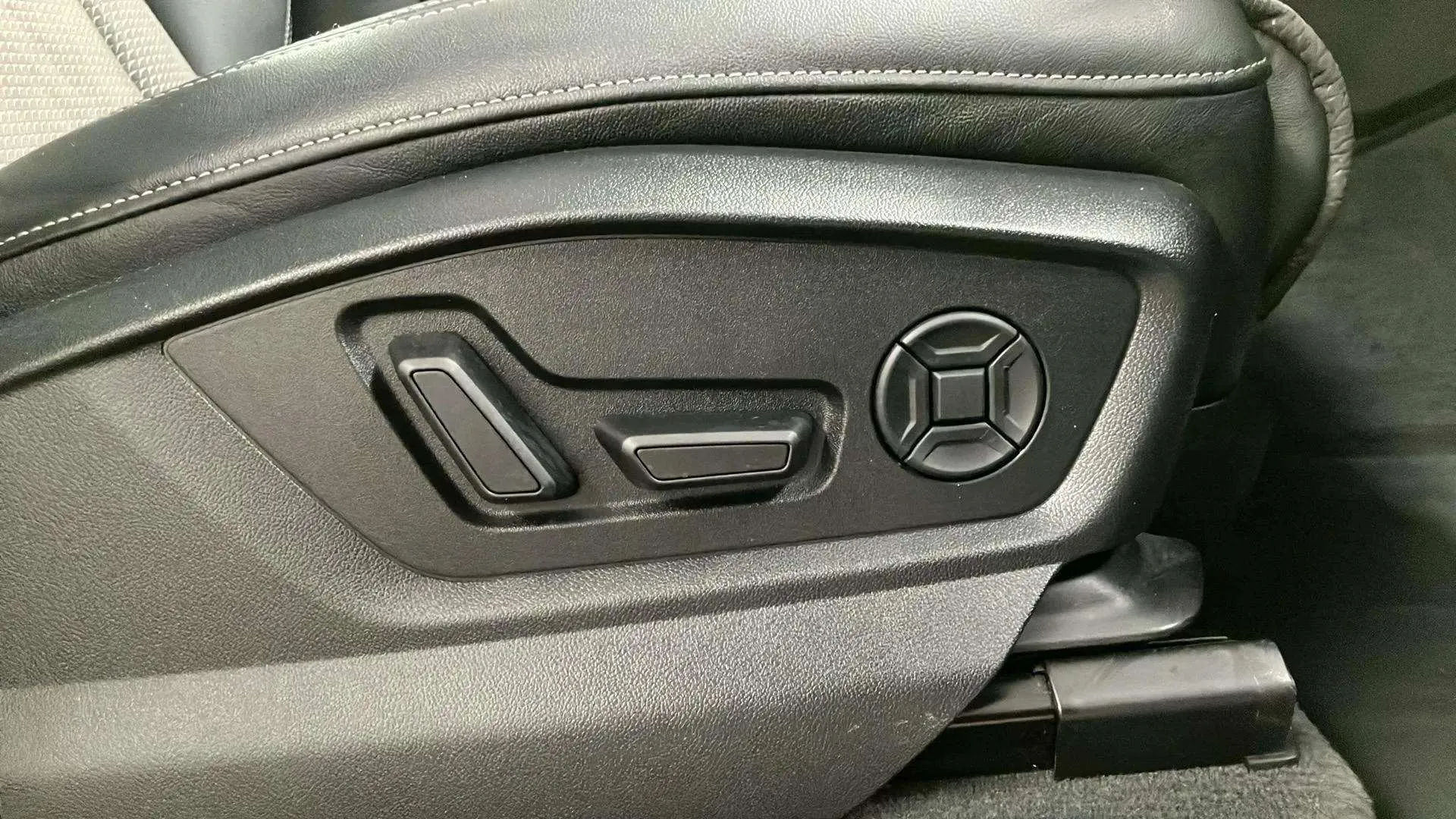 Audi Q7 S line 45 TDI quat. tip. - foto 22