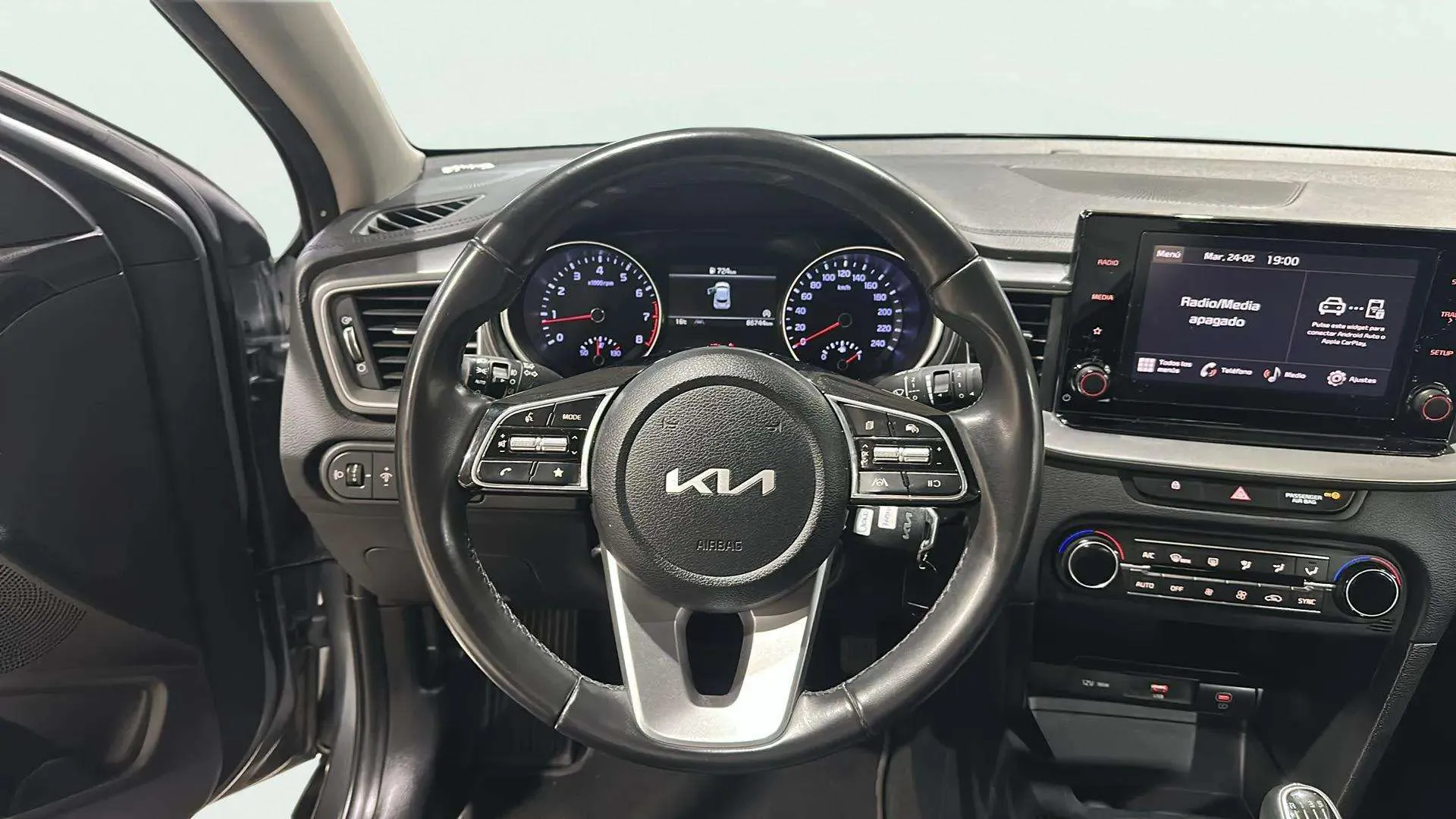 Kia XCeed 1.5 - foto 11