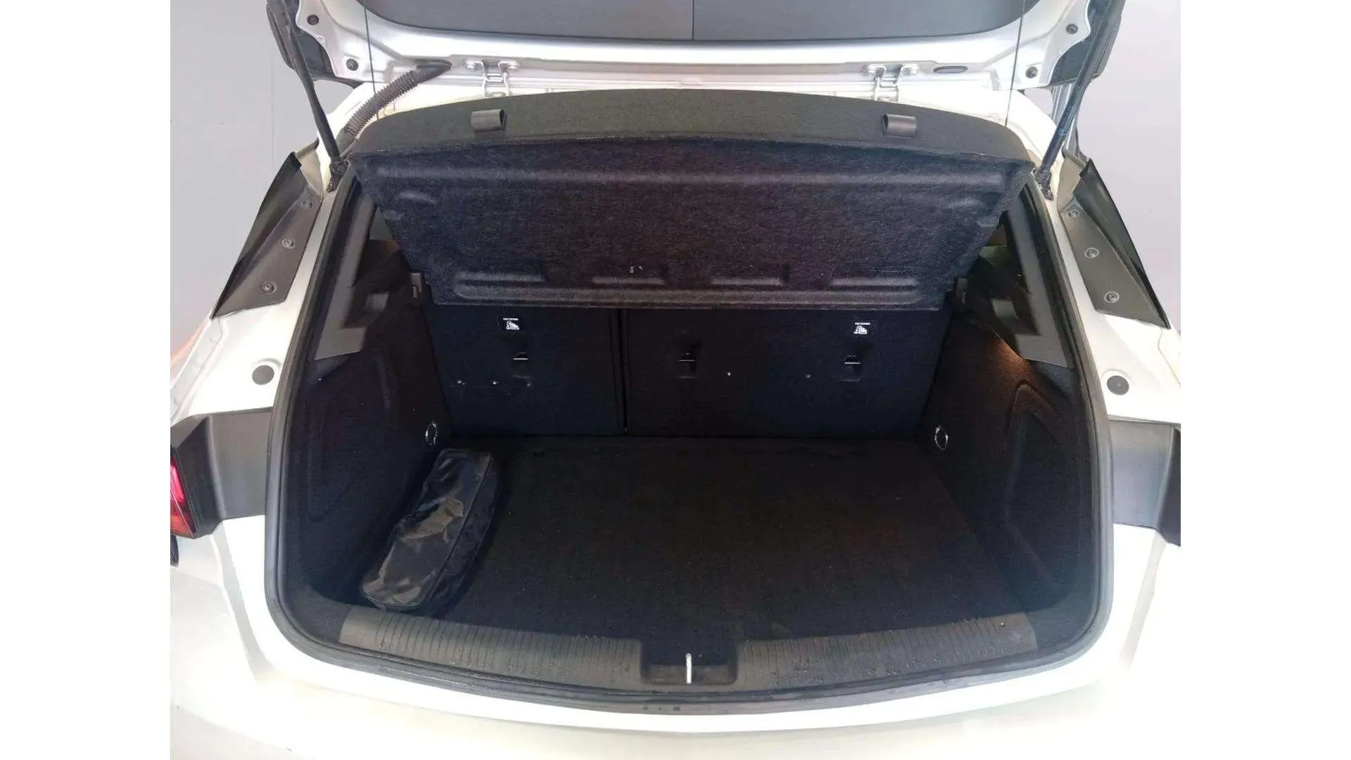Opel Astra 1.2T SHT GS Line - foto 11
