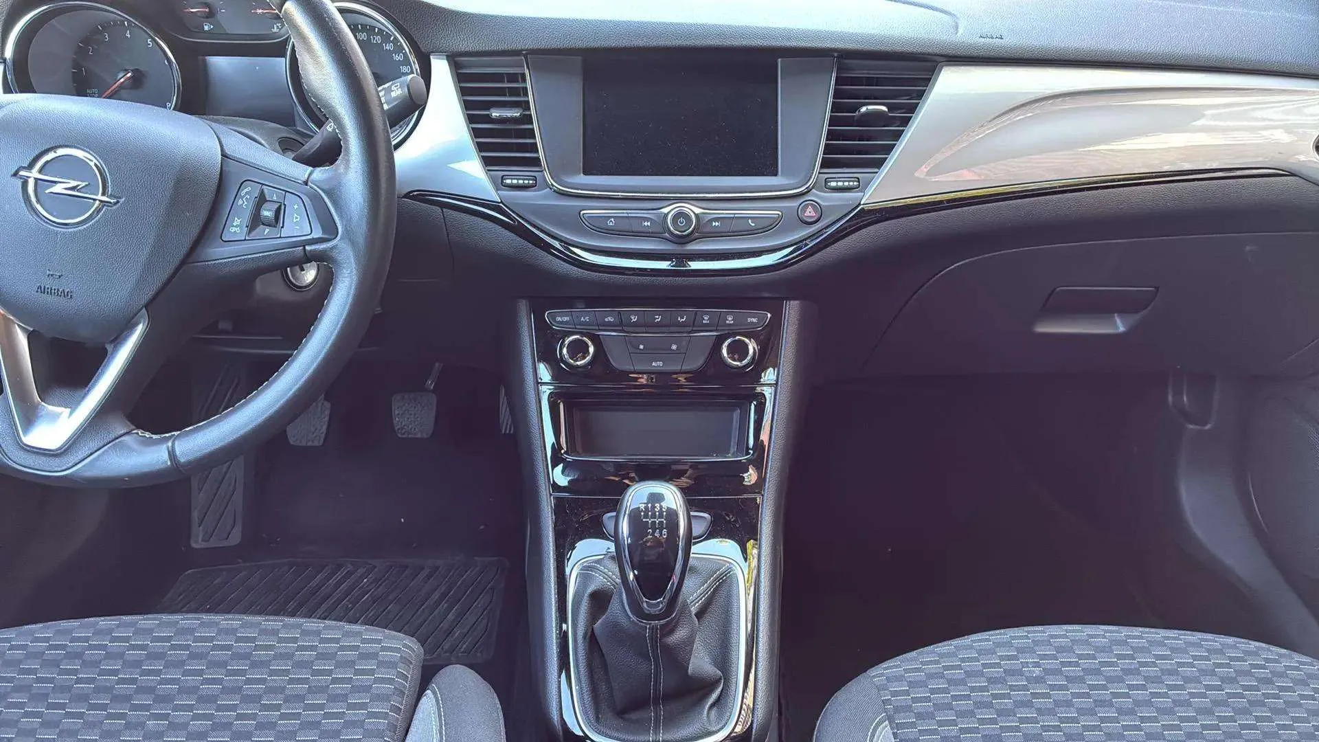 Opel Astra 1.2T SHT Business Elegance - foto 11