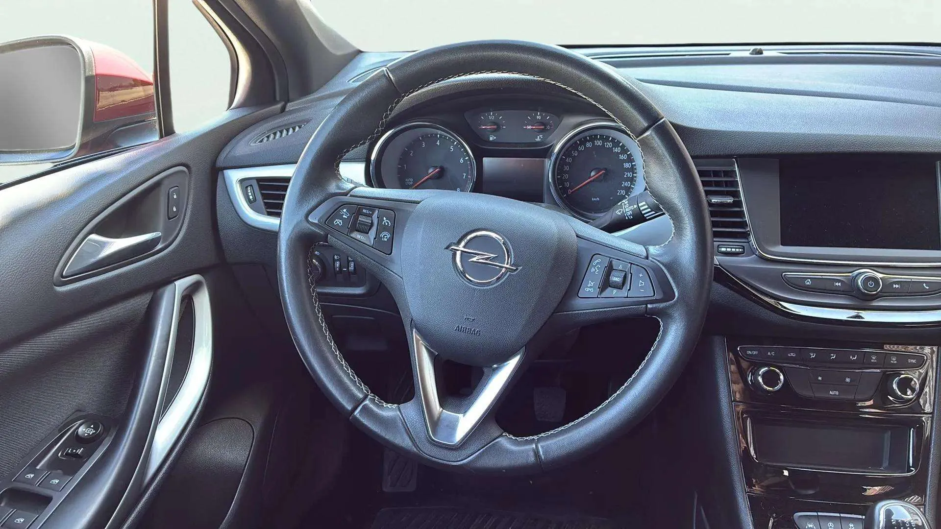 Opel Astra 1.2T SHT Business Elegance - foto 12