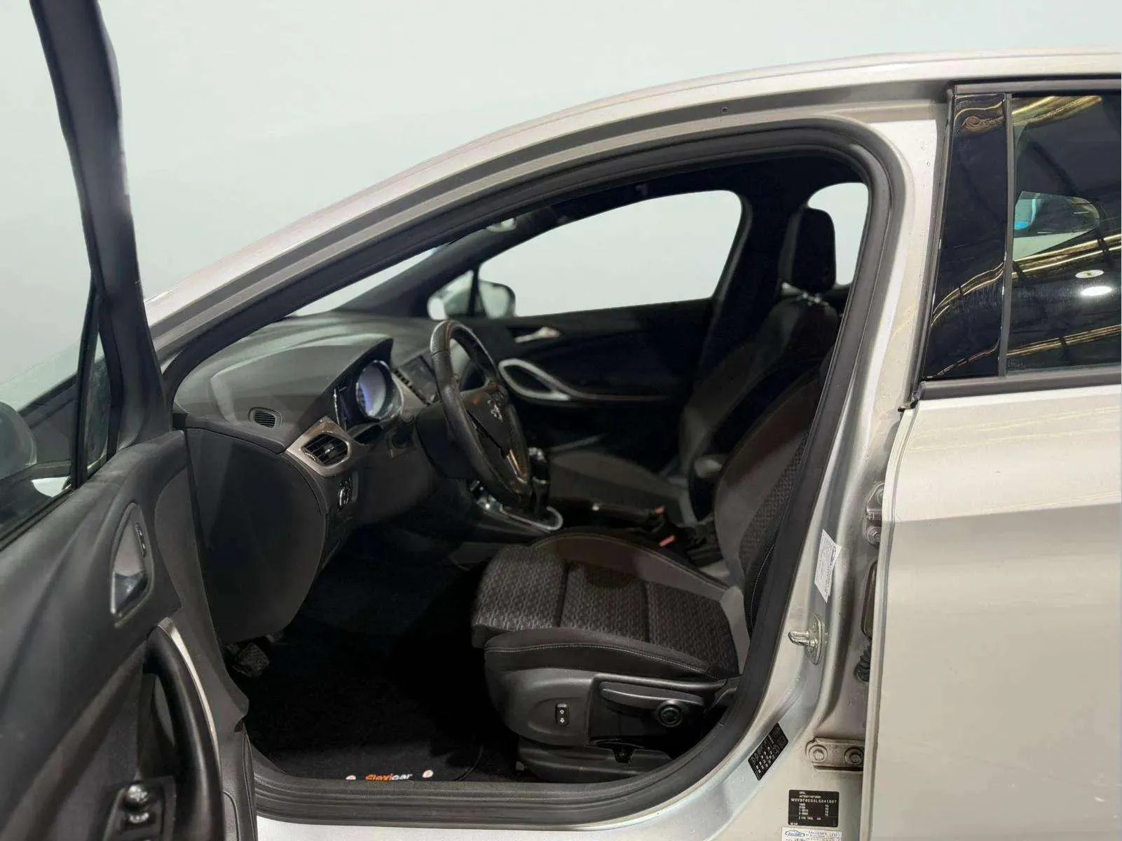 Opel Astra 1.2T SHT GS Line - foto 10