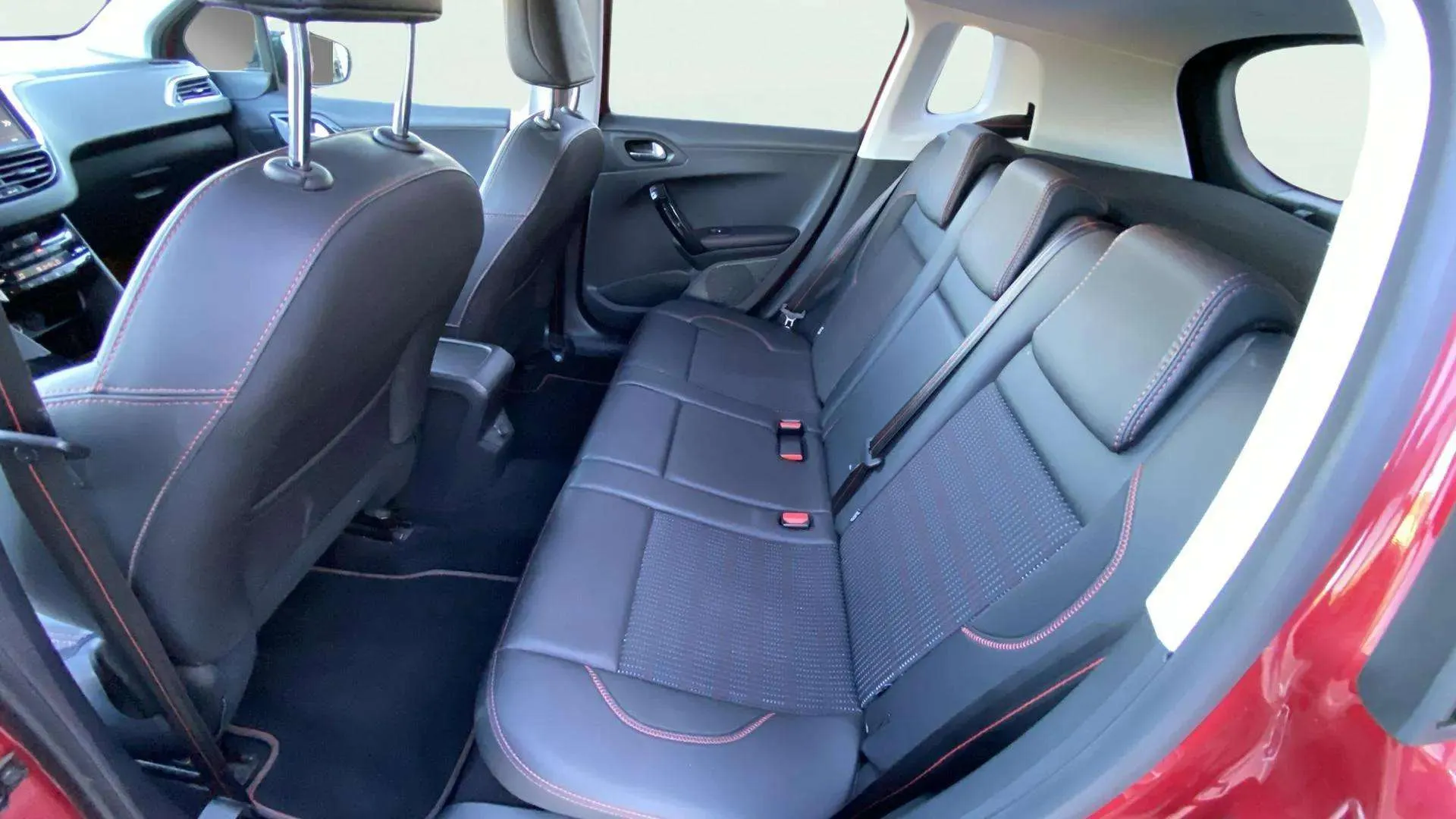 Peugeot 2008 GT Line 1.2 PureTech - foto 16