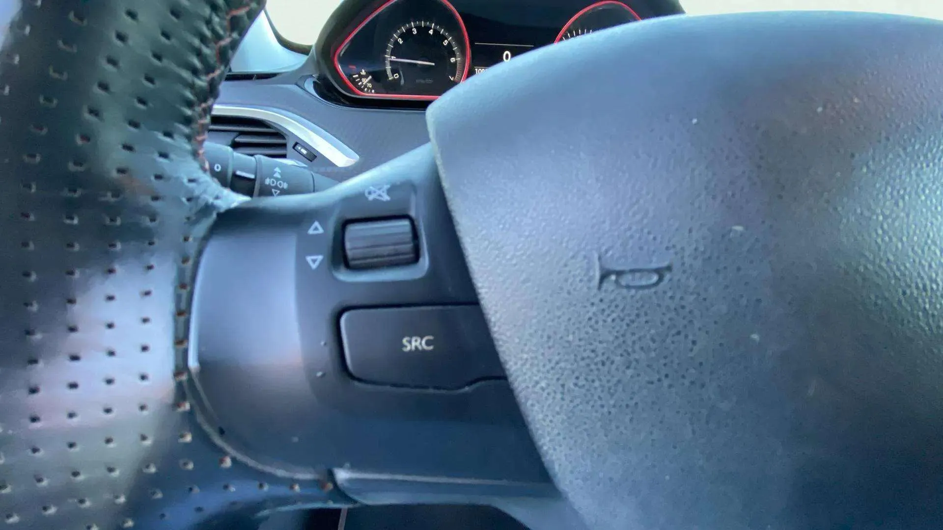 Peugeot 2008 GT Line 1.2 PureTech - foto 21
