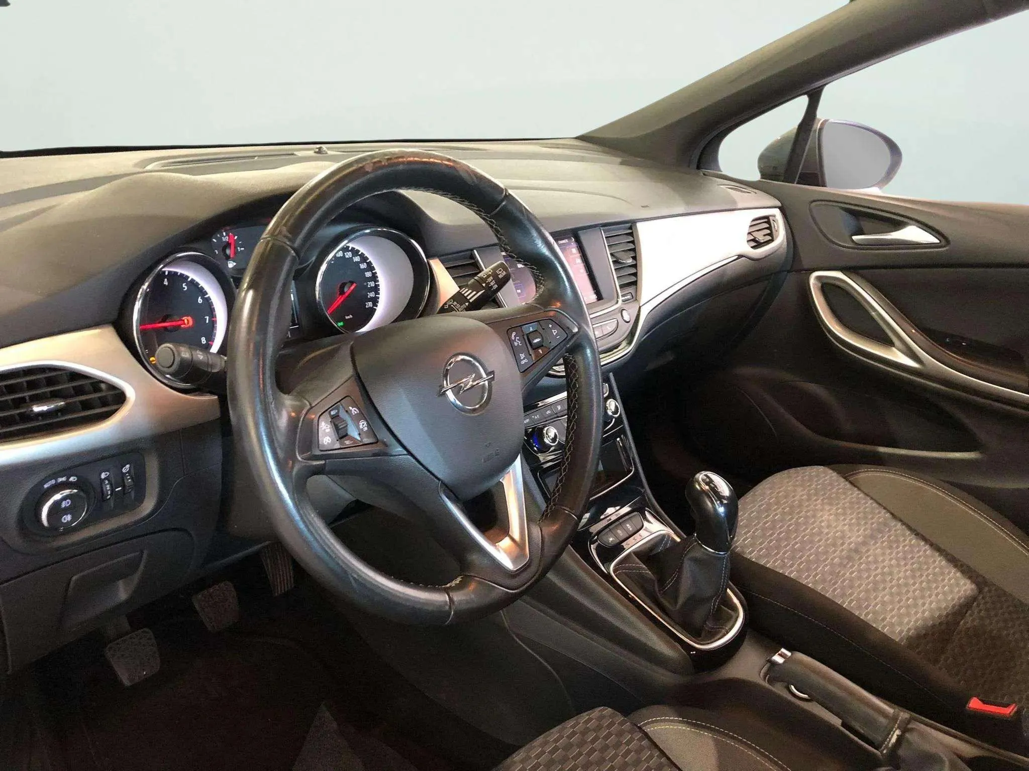 Opel Astra 1.2T SHT Business Elegance - foto 5