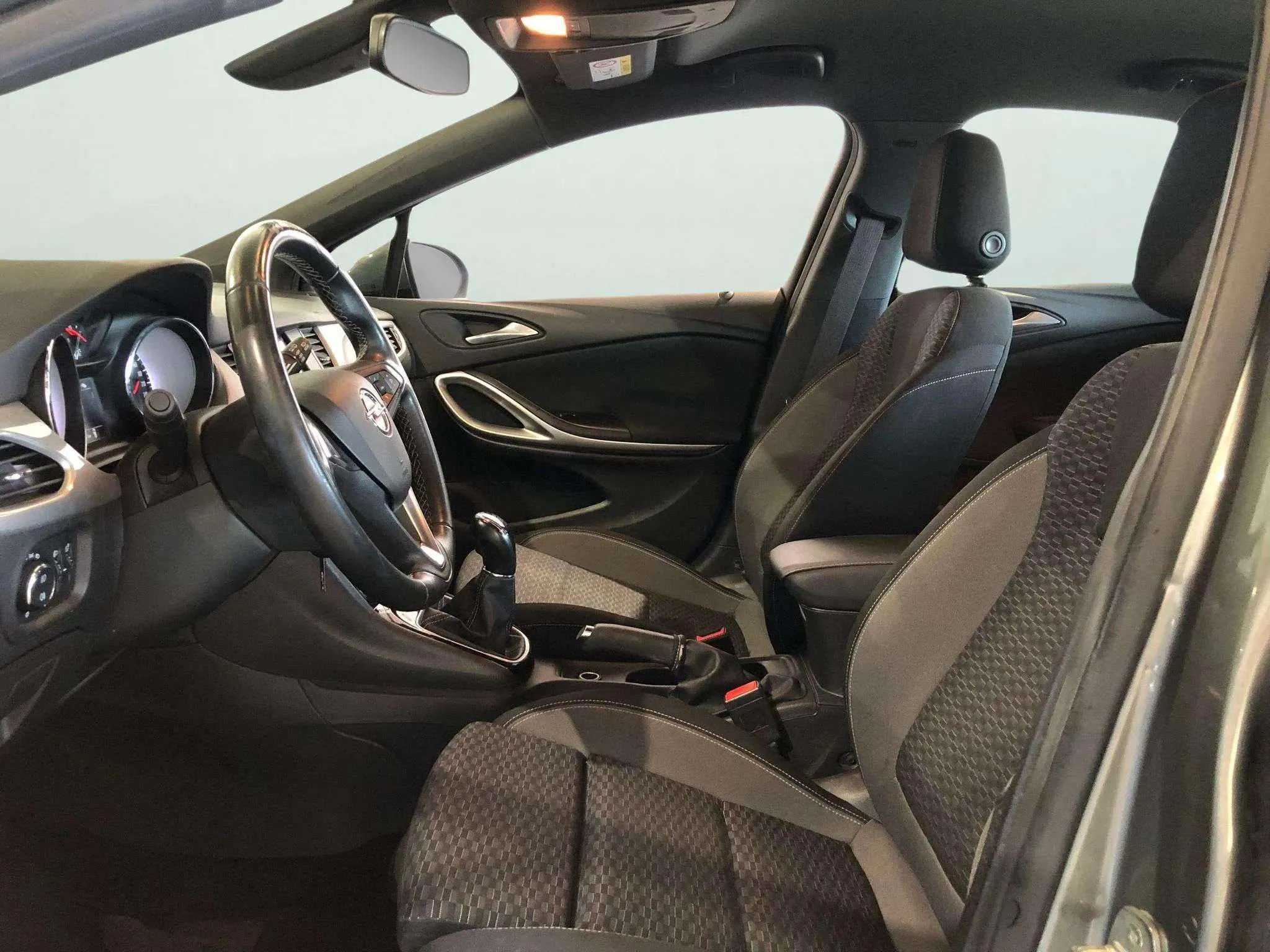 Opel Astra 1.2T SHT Business Elegance - foto 8