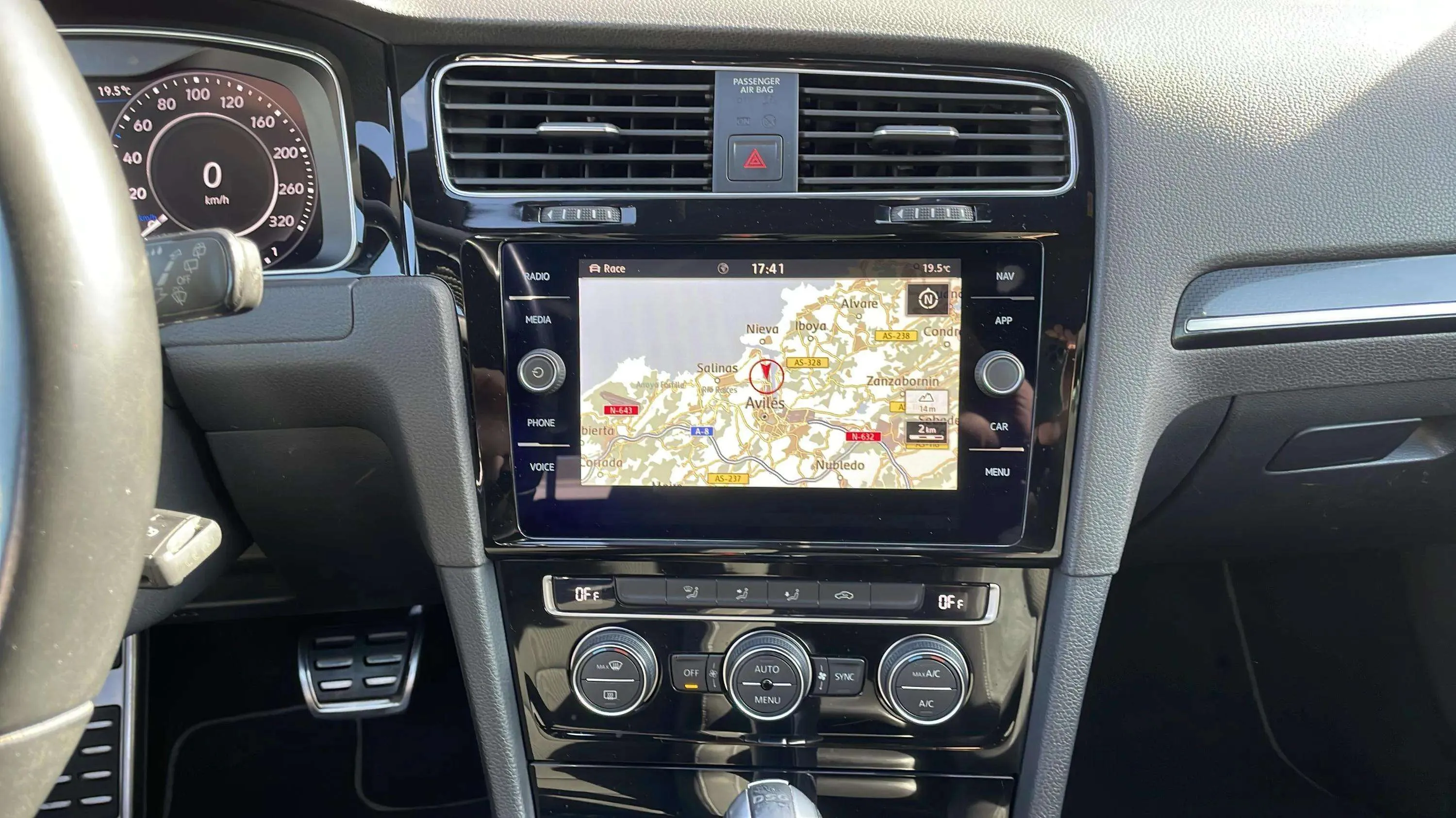 Volkswagen Golf R 2.0 TSI 4Motion DSG - foto 11