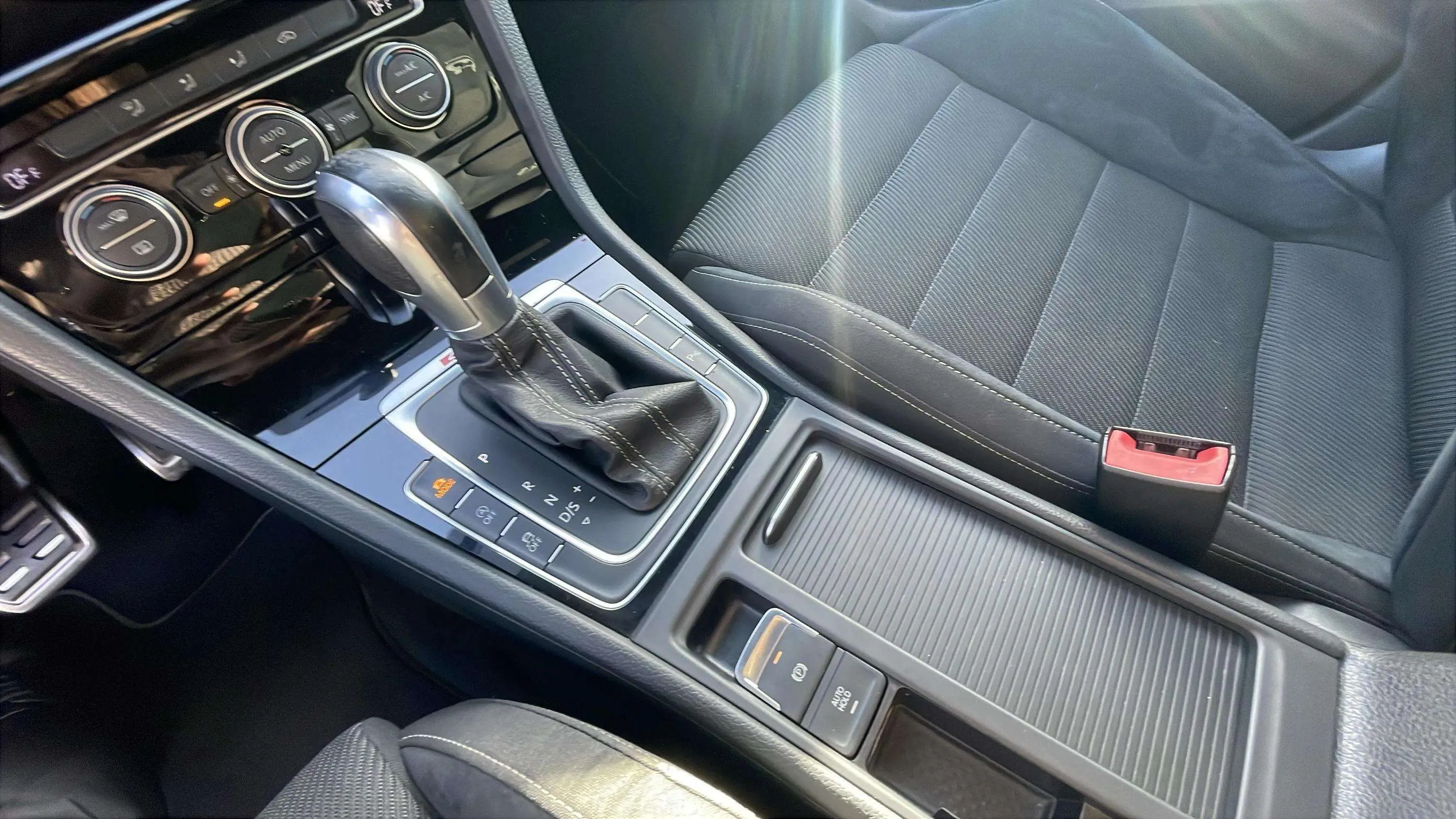 Volkswagen Golf R 2.0 TSI 4Motion DSG - foto 21