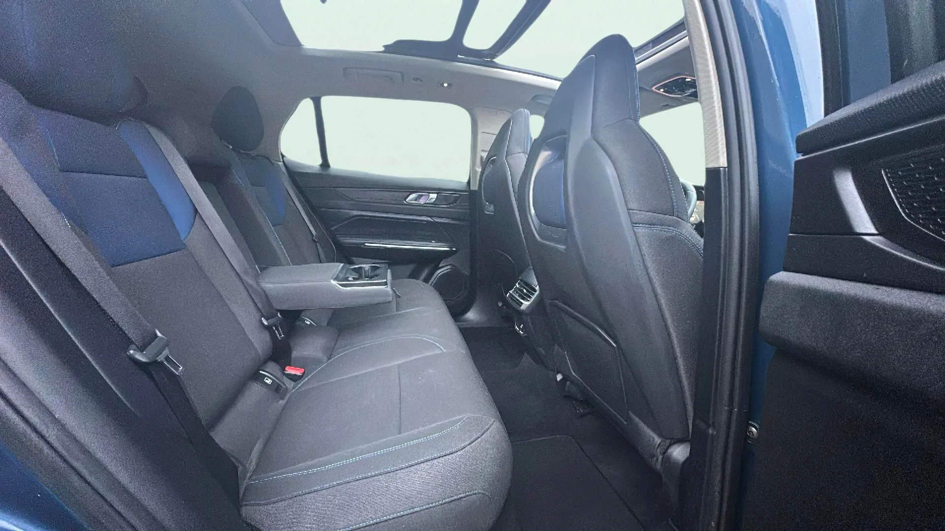 Lynk & Co 01 1.5 PHEV - foto 13