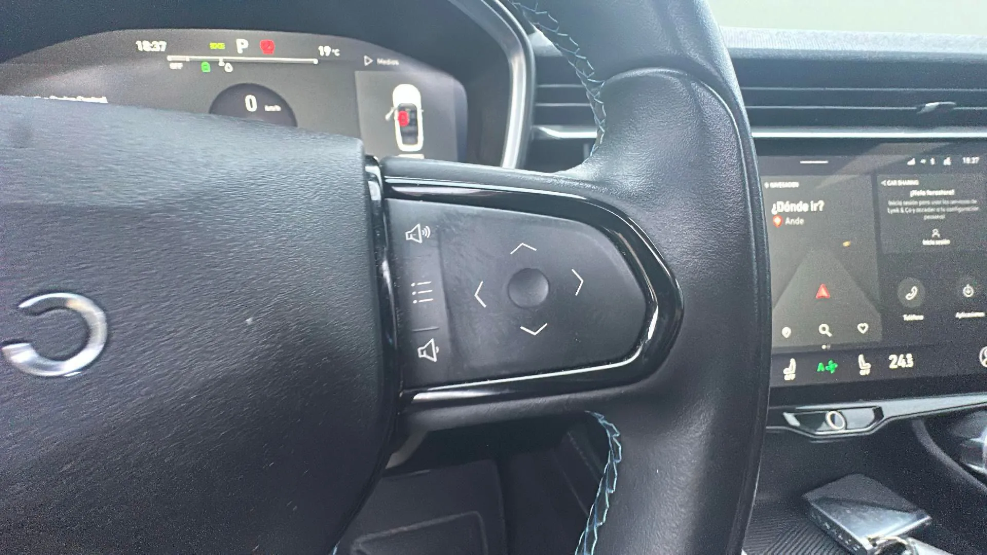 Lynk & Co 01 1.5 PHEV - foto 18