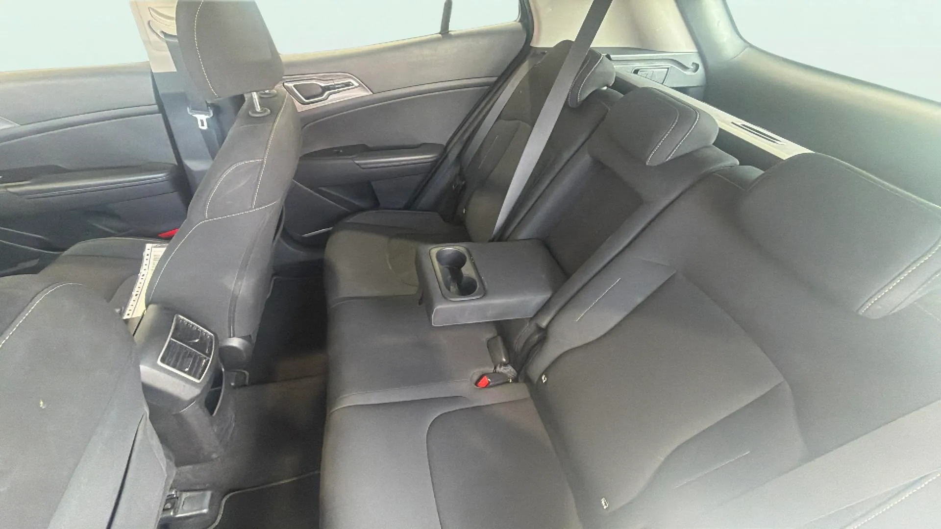 Kia Sportage 1.6 CRDi MHEV Drive 4x2 - foto 21