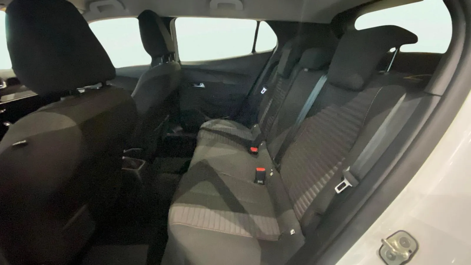Peugeot 2008 Active Pack PureTech 100 BVM6 - foto 18