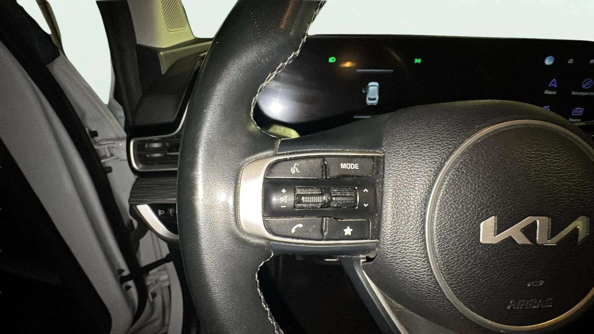 Kia Sportage 1.6 CRDi MHEV Business 4x2 - foto 24