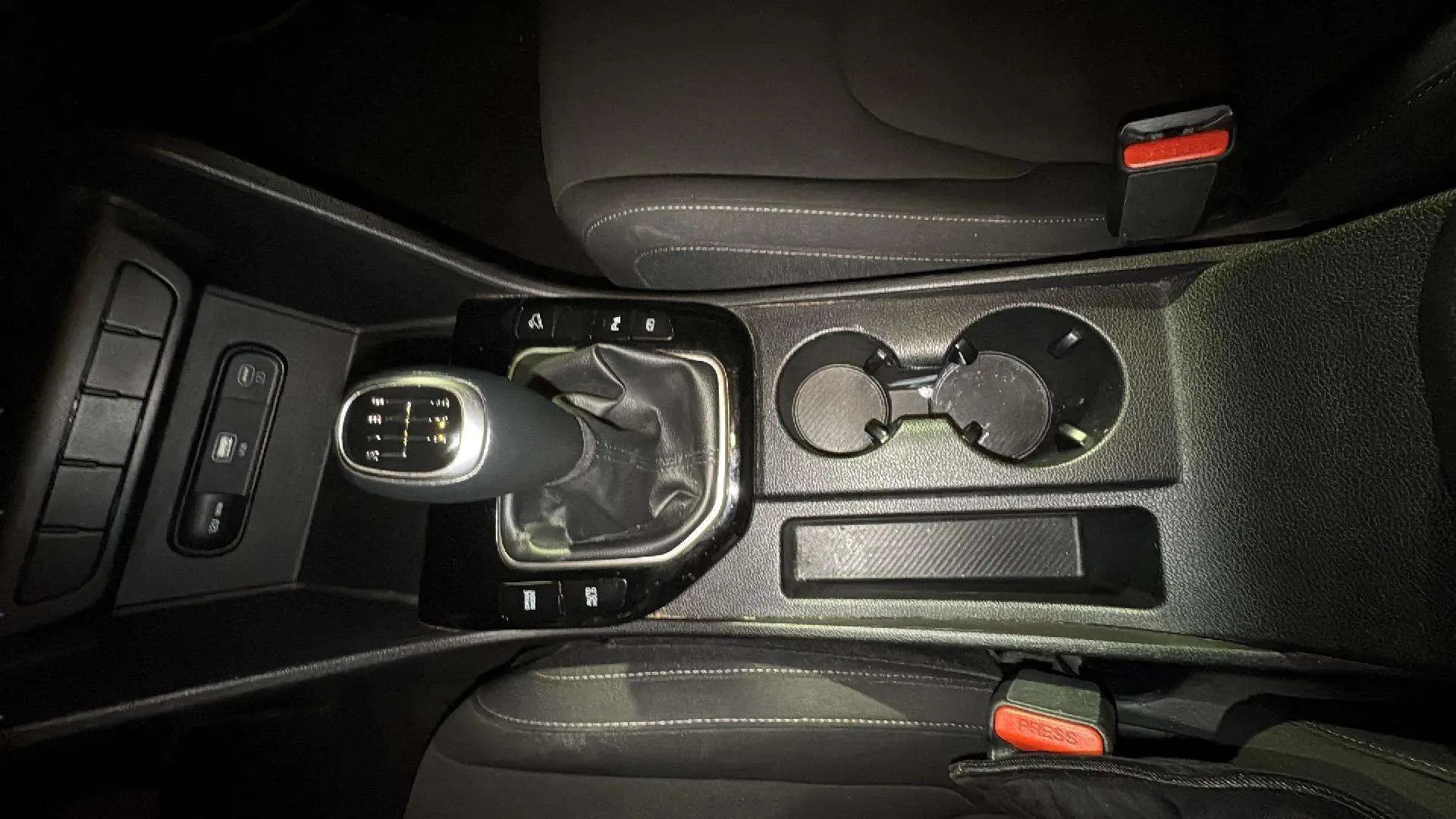 Kia Sportage 1.6 CRDi MHEV Business 4x2 - foto 26